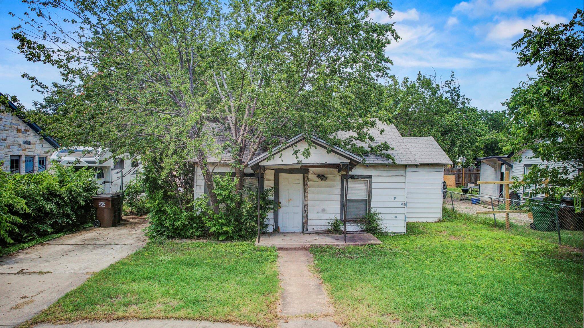 308 E Austin Ave, Round Rock, TX 78664