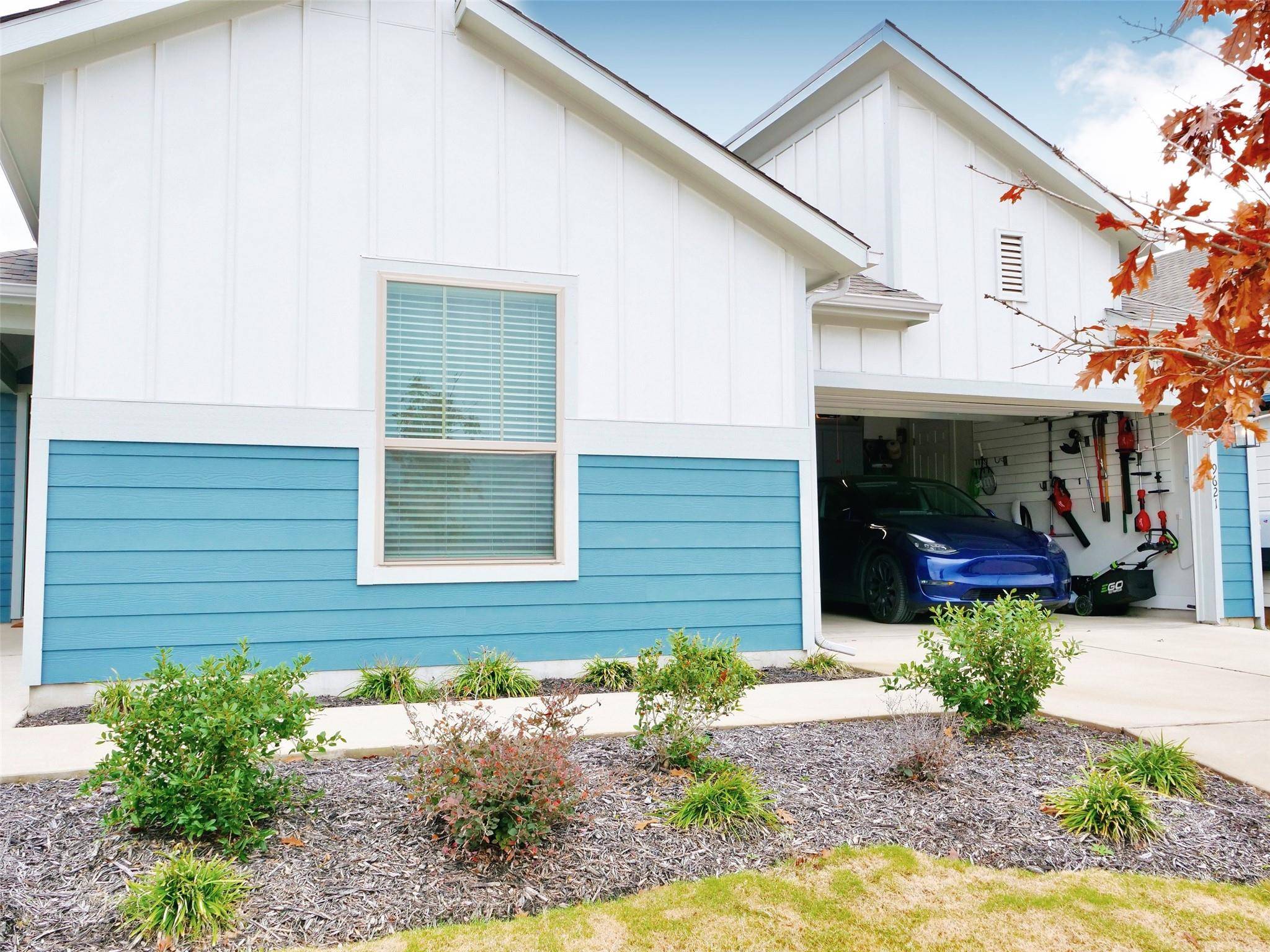 9621 EVENING CANOPY DR, Manor, TX 78653
