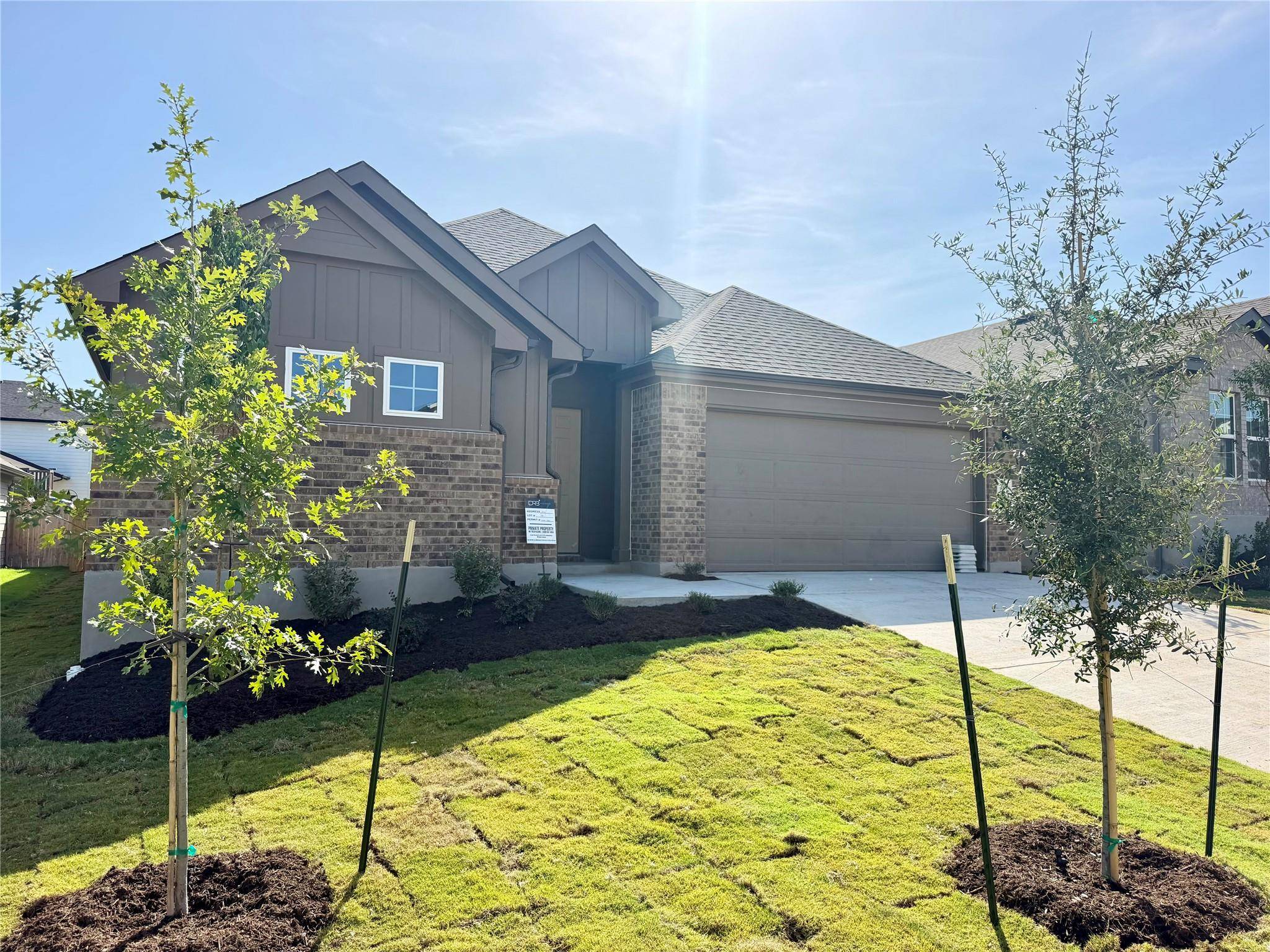 221 Seattle Slew DR, Jarrell, TX 76537