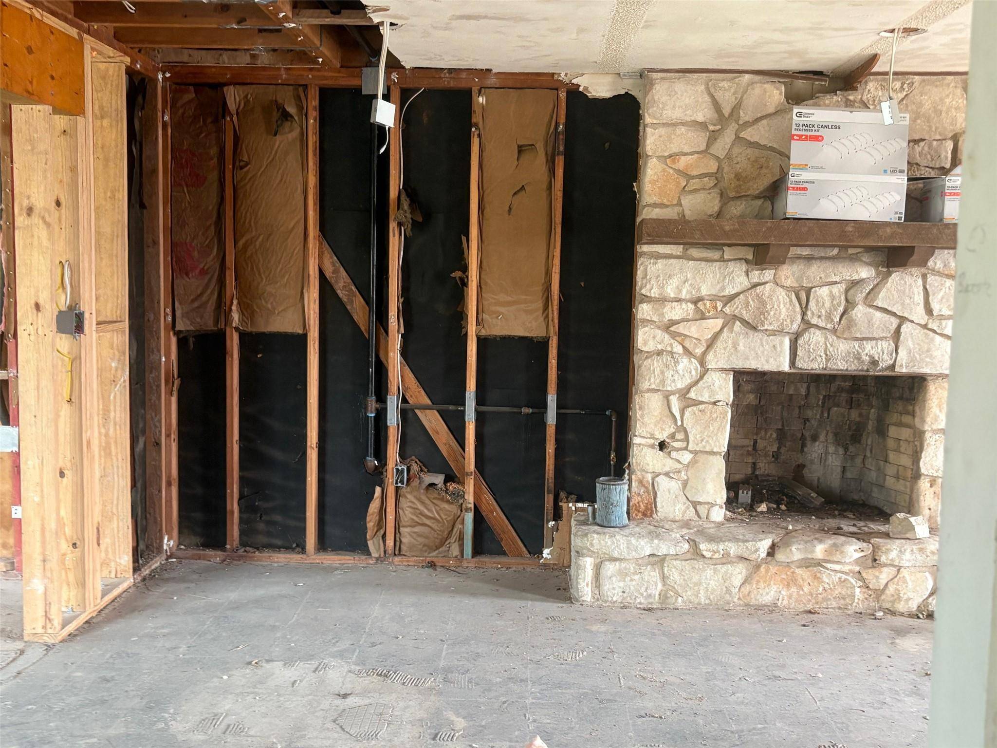 8702 Bridgeport DR, Austin, TX 78758
