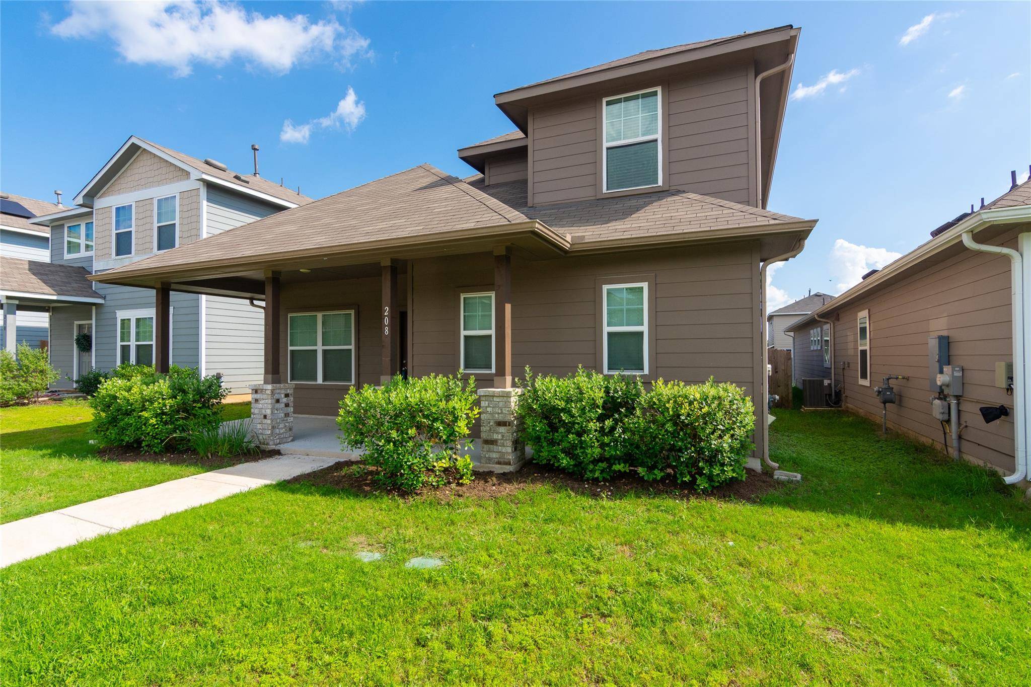 208 Timber Brook DR, Hutto, TX 78634