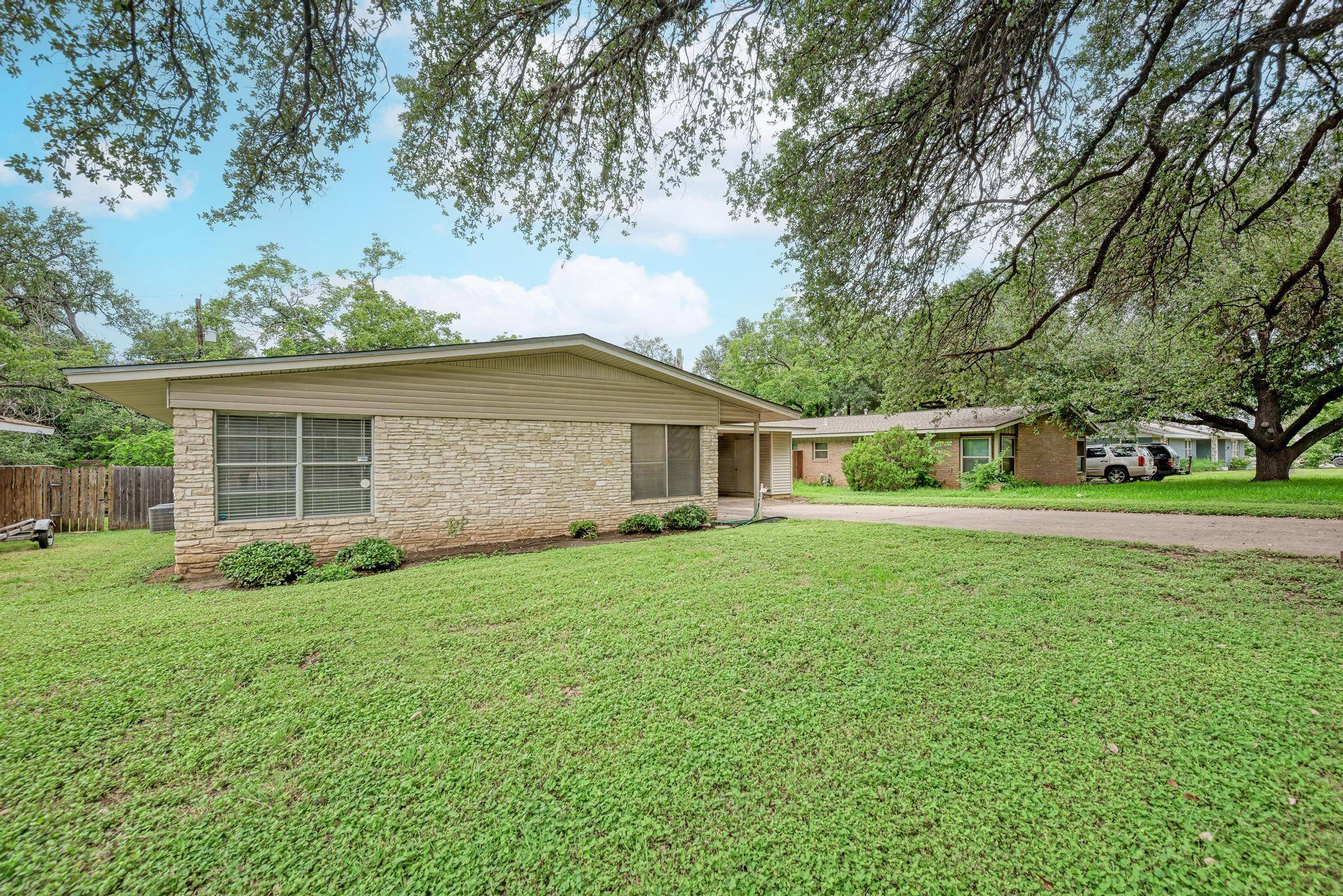 4504 Pack Saddle PASS, Austin, TX 78745