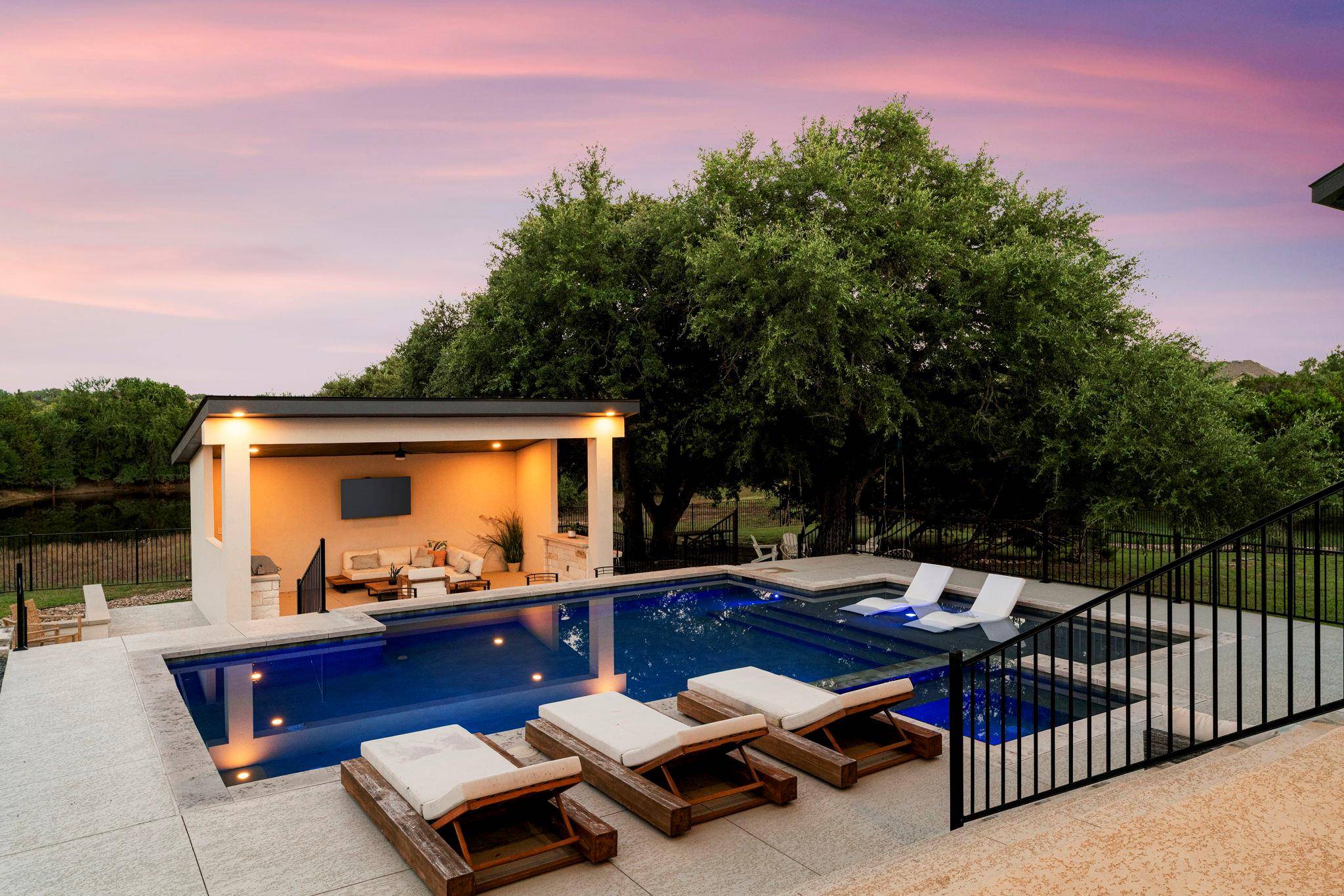 524 Francis CT, Liberty Hill, TX 78642