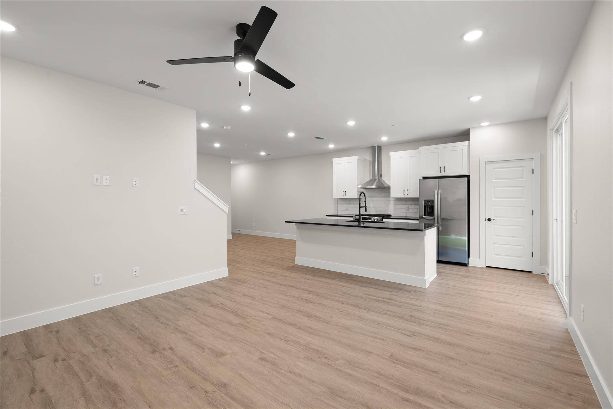 5512 Mobeetie LOOP, Bee Cave, TX 78738