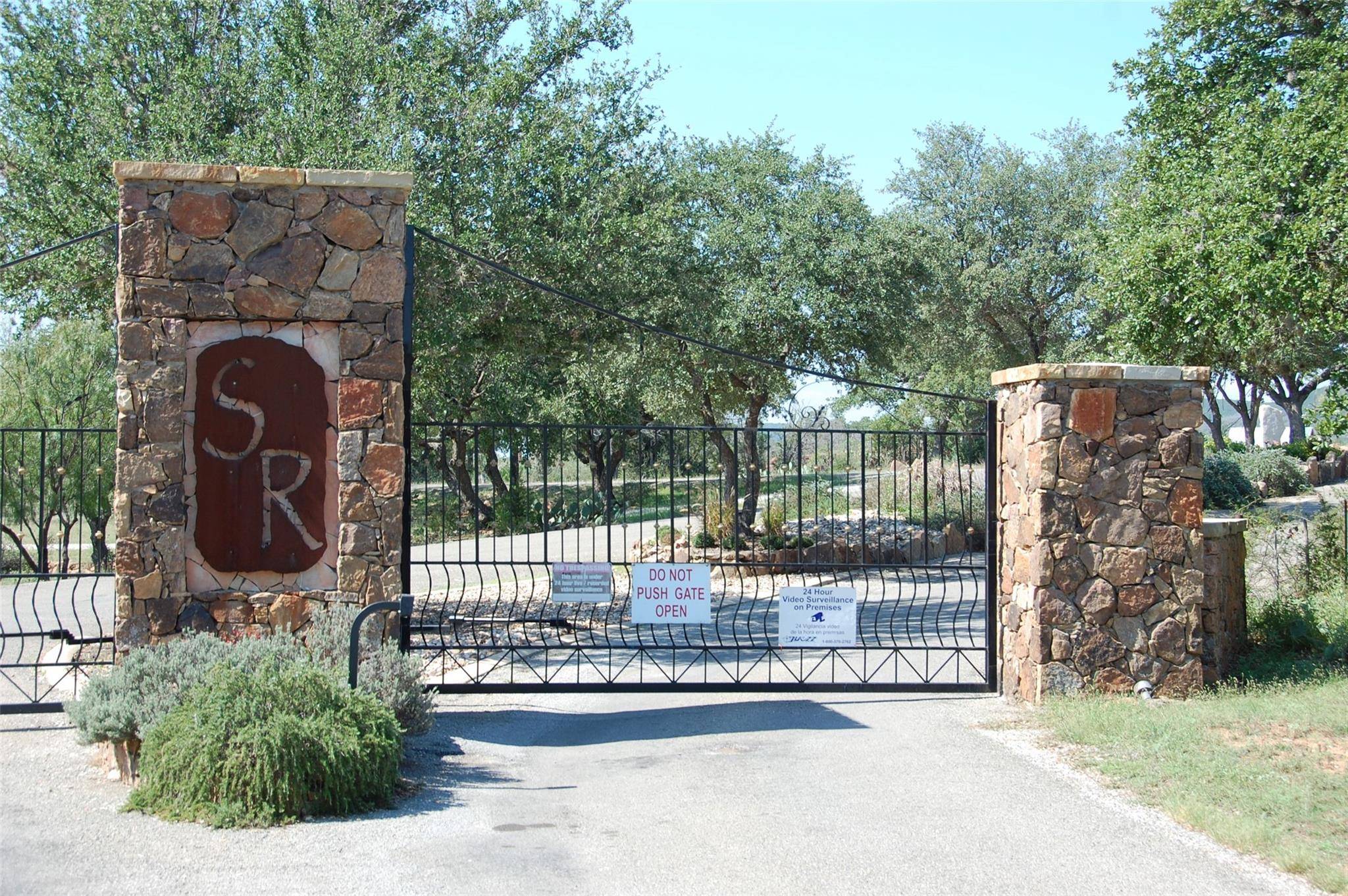 130 Primera CT, Kingsland, TX 78609