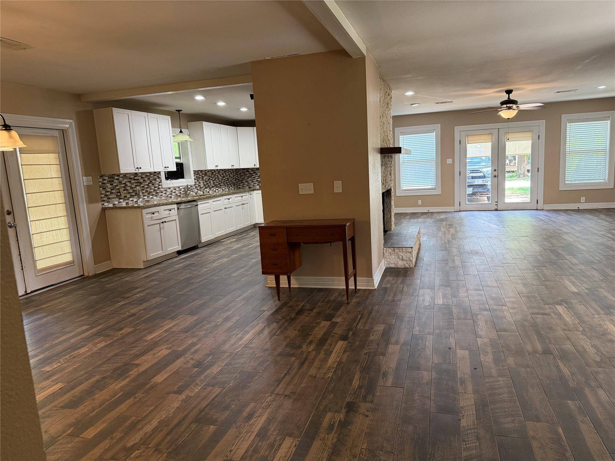 204 N Rockdale ST, Lexington, TX 78947