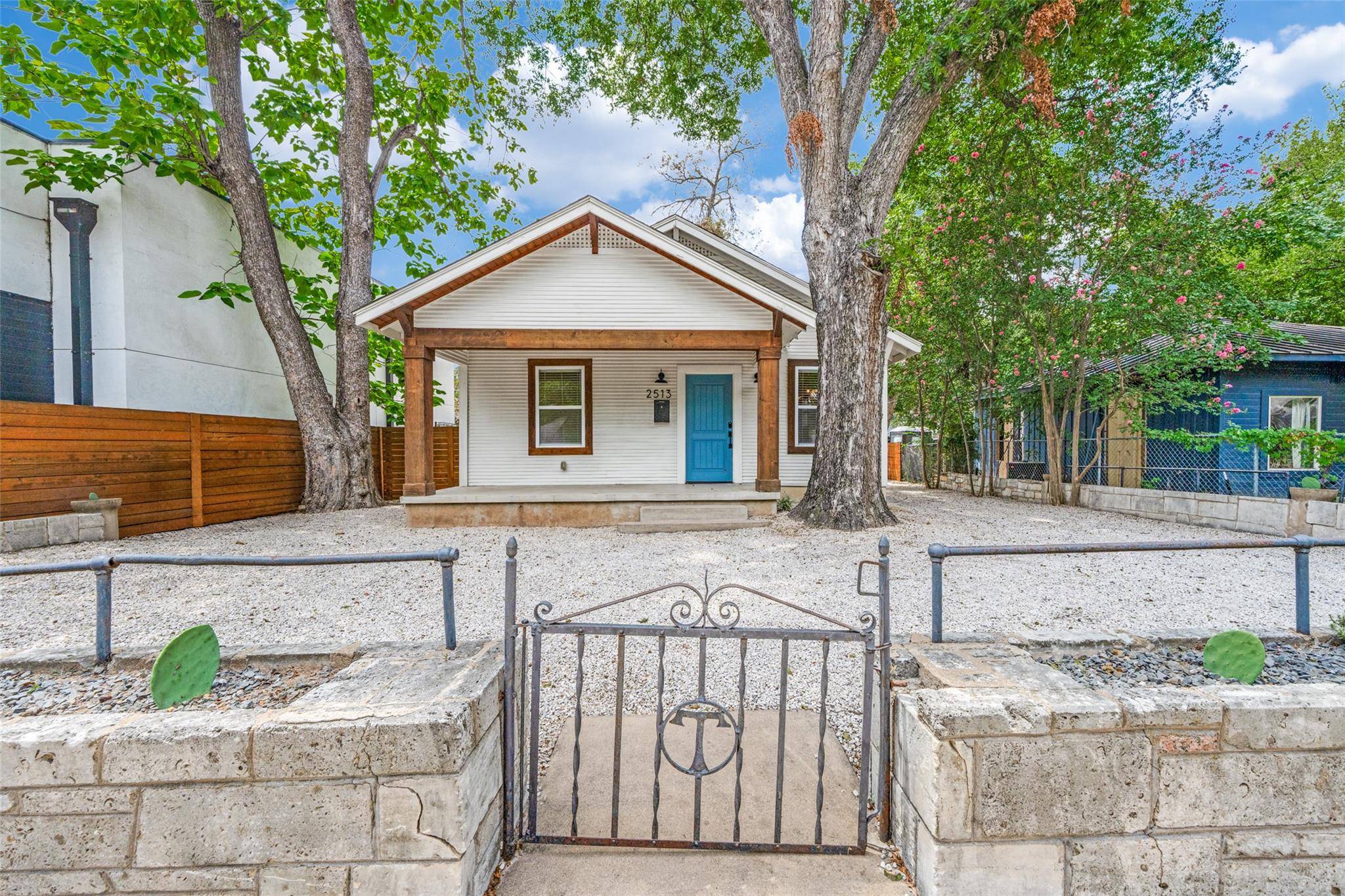 2513 E Cesar Chavez ST, Austin, TX 78702