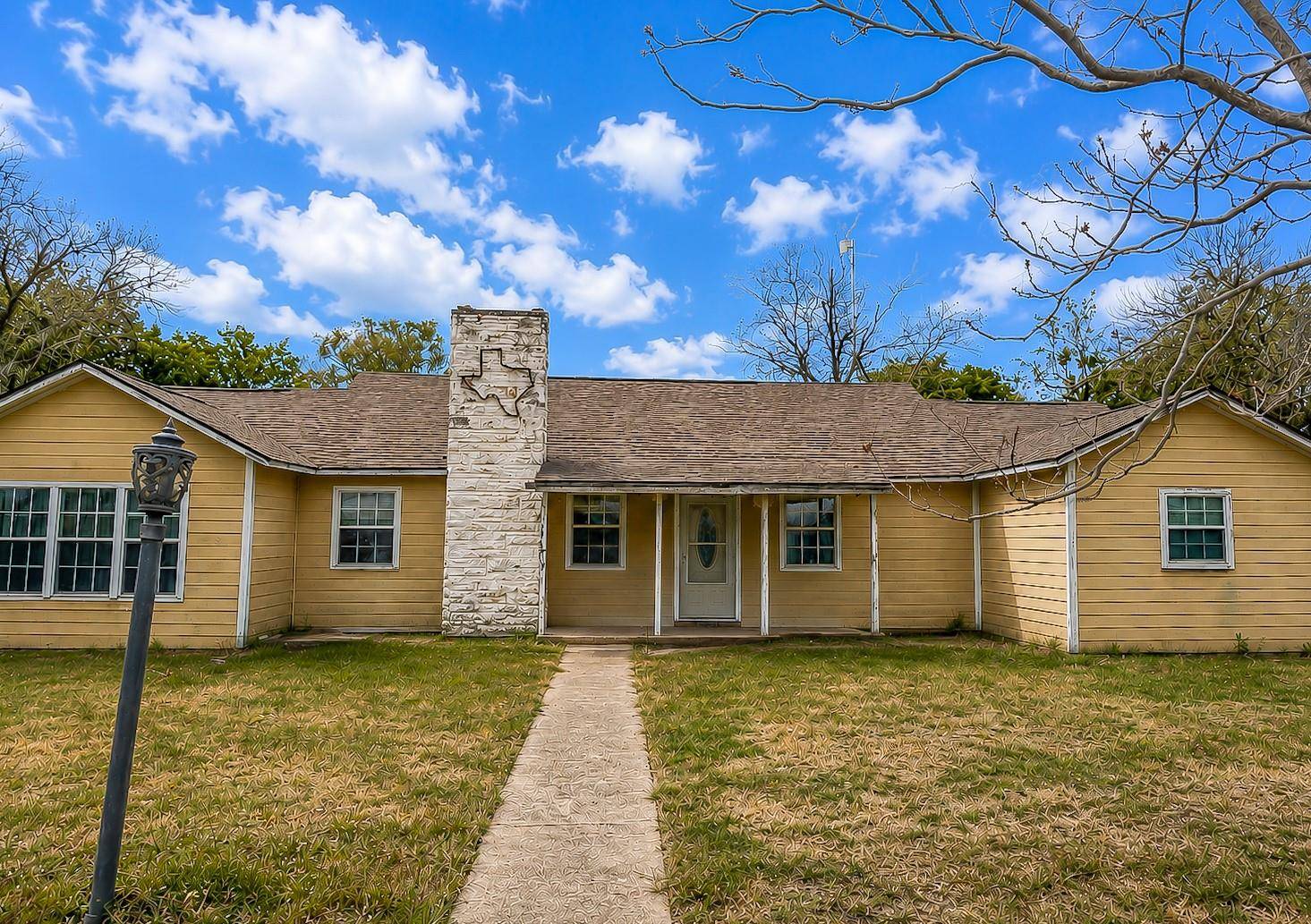3951 Fm 970, Florence, TX 76527