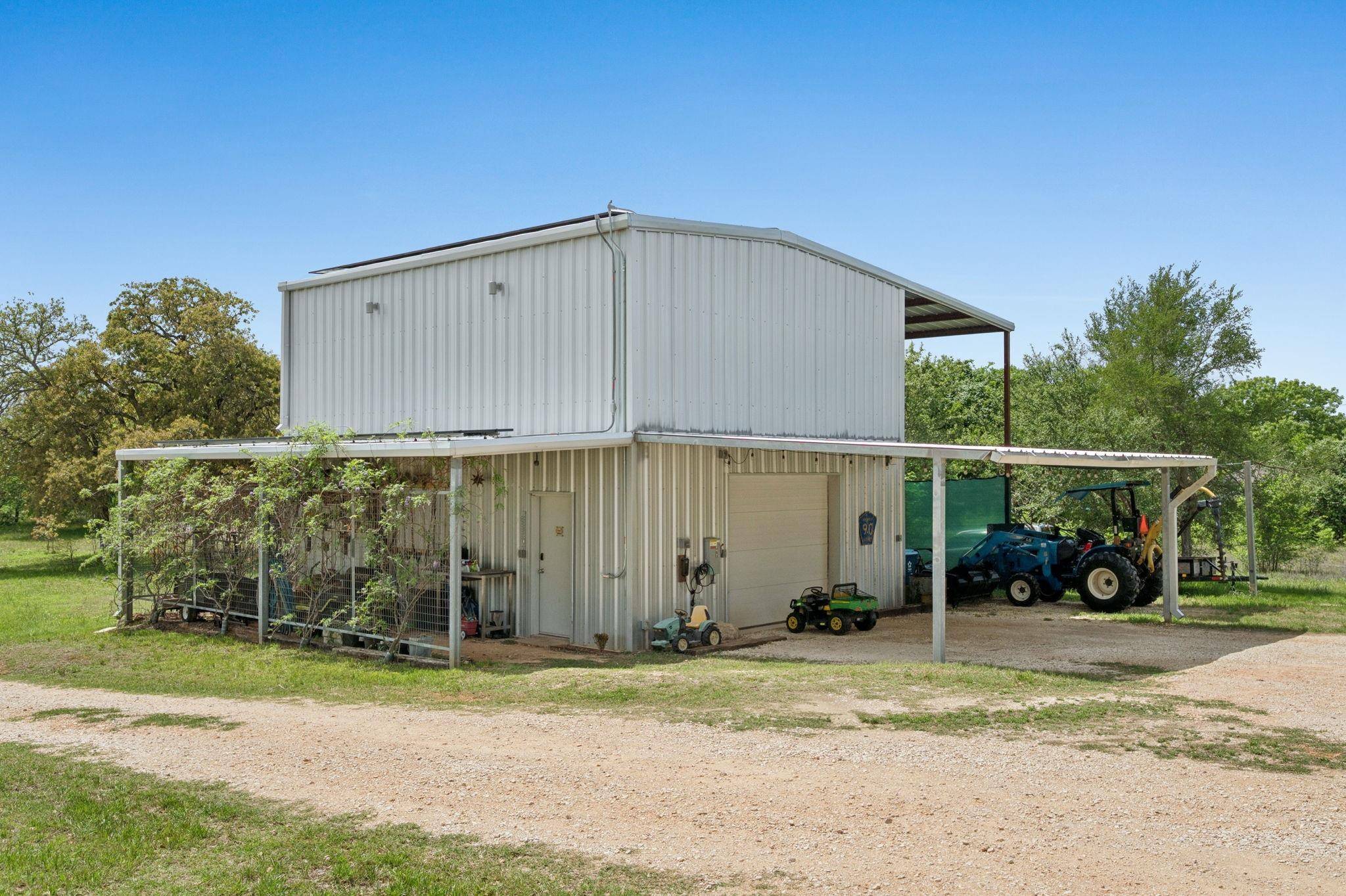 534 Old McDade RD, Elgin, TX 78621