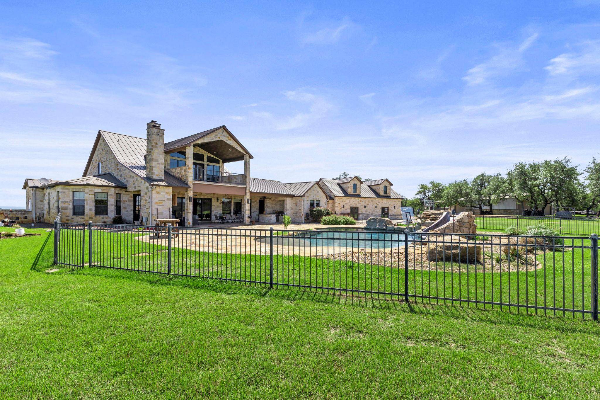297 Kylie Rae CT, Round Mountain, TX 78663