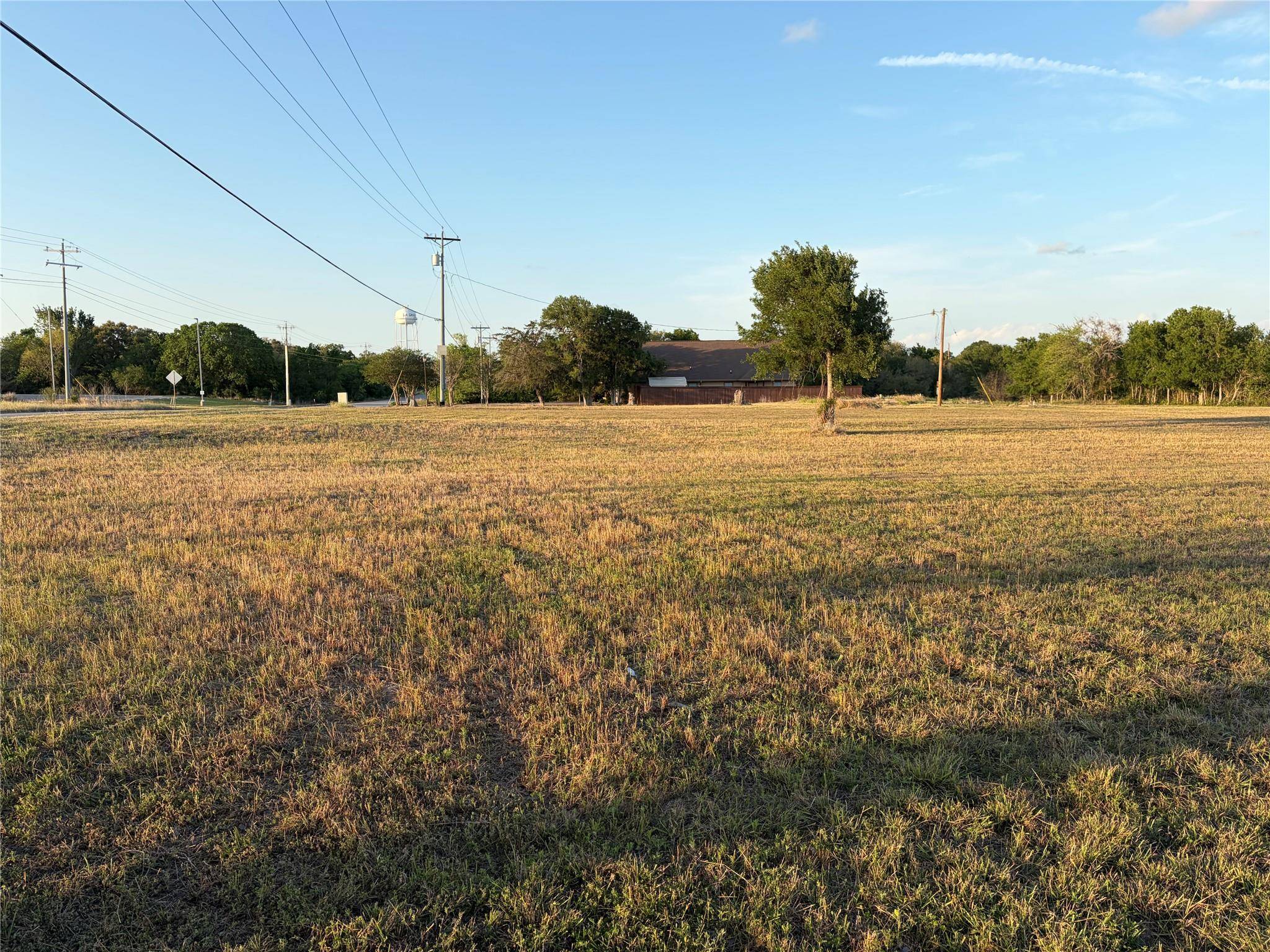 1712 Von Minden RD, La Grange, TX 78945