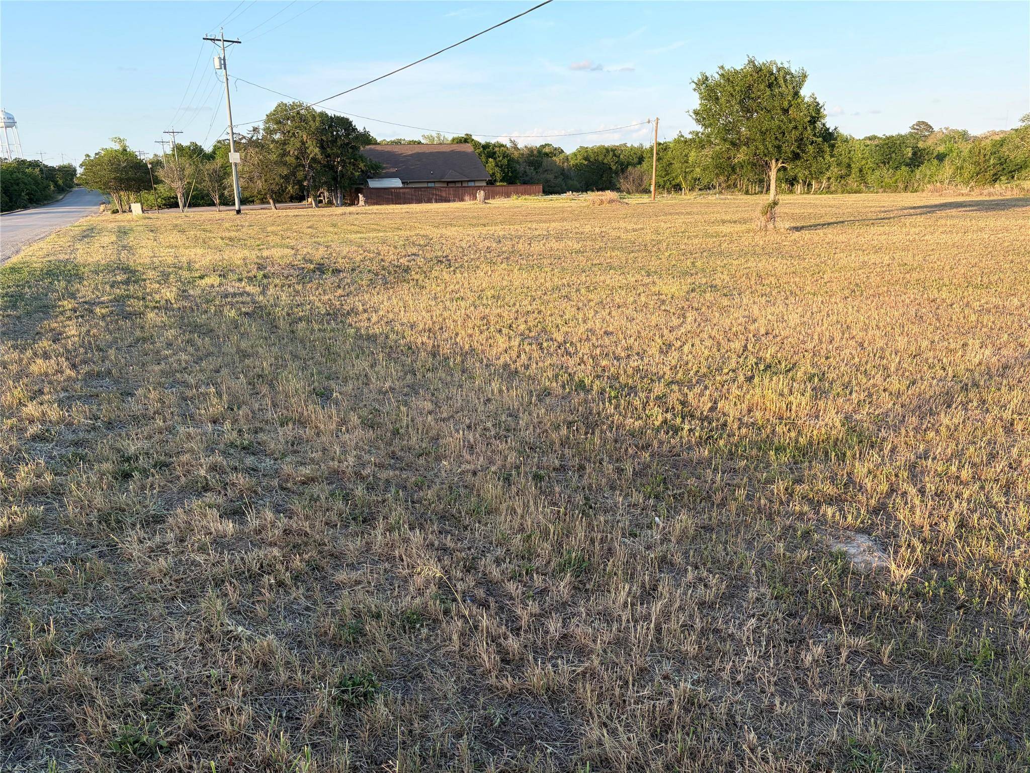1712 Von Minden RD, La Grange, TX 78945