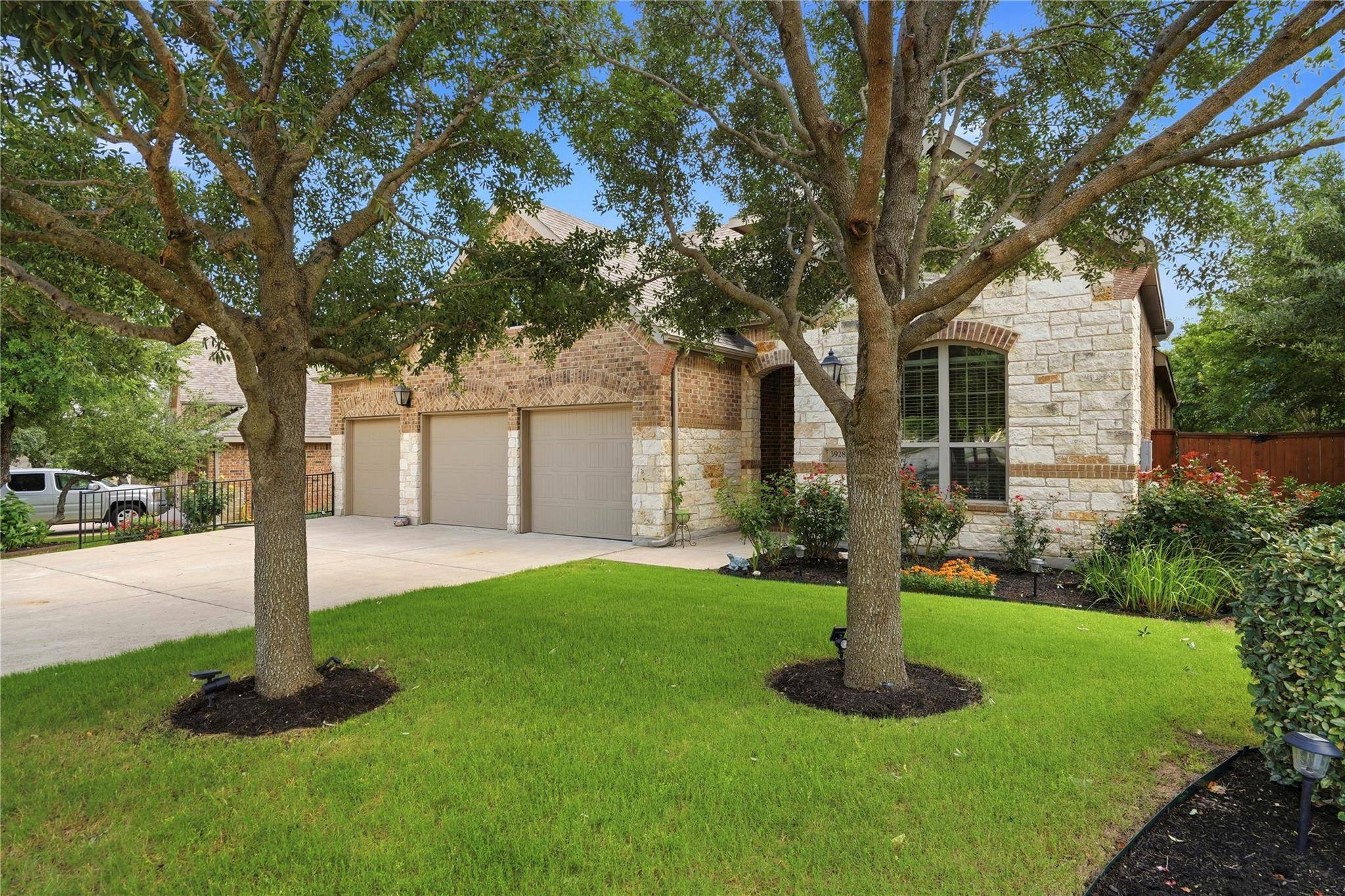 3928 Cole Valley LN, Round Rock, TX 78681