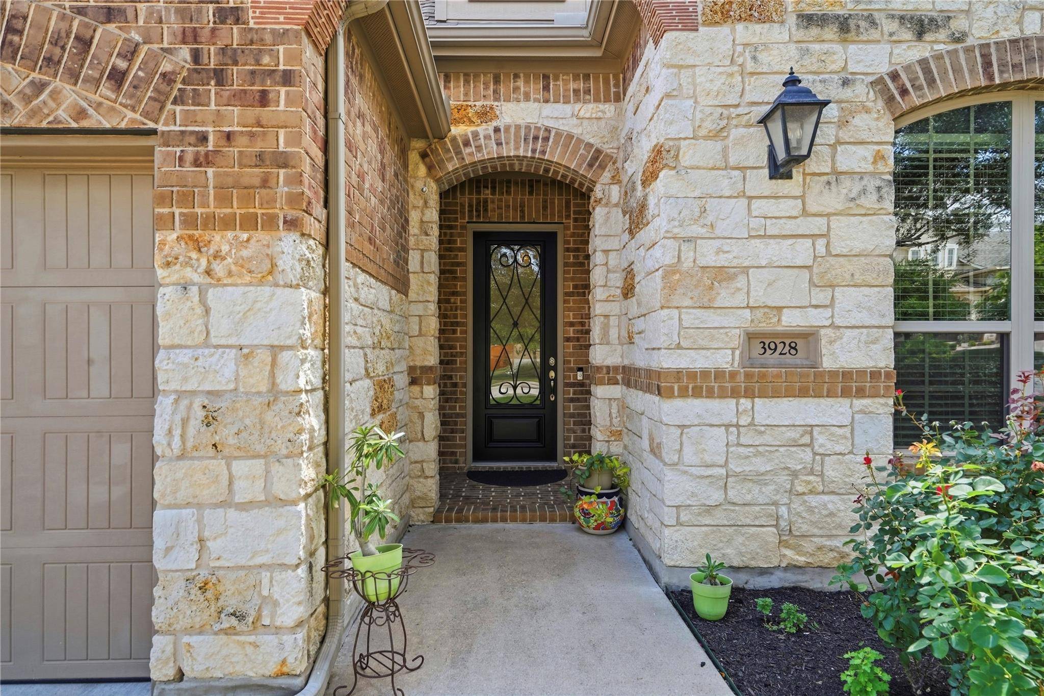 3928 Cole Valley LN, Round Rock, TX 78681