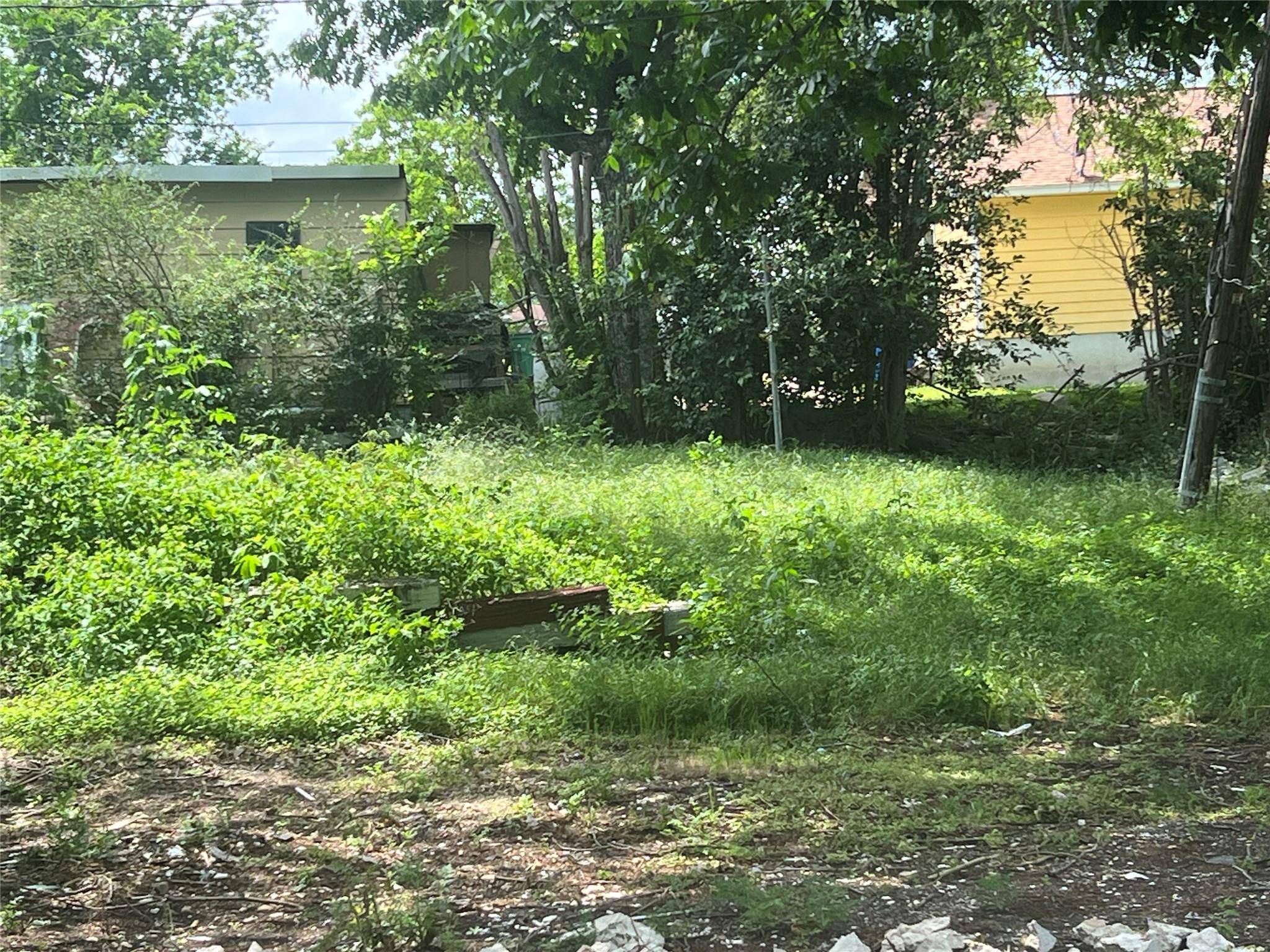 711 Burkett ST, Taylor, TX 76574