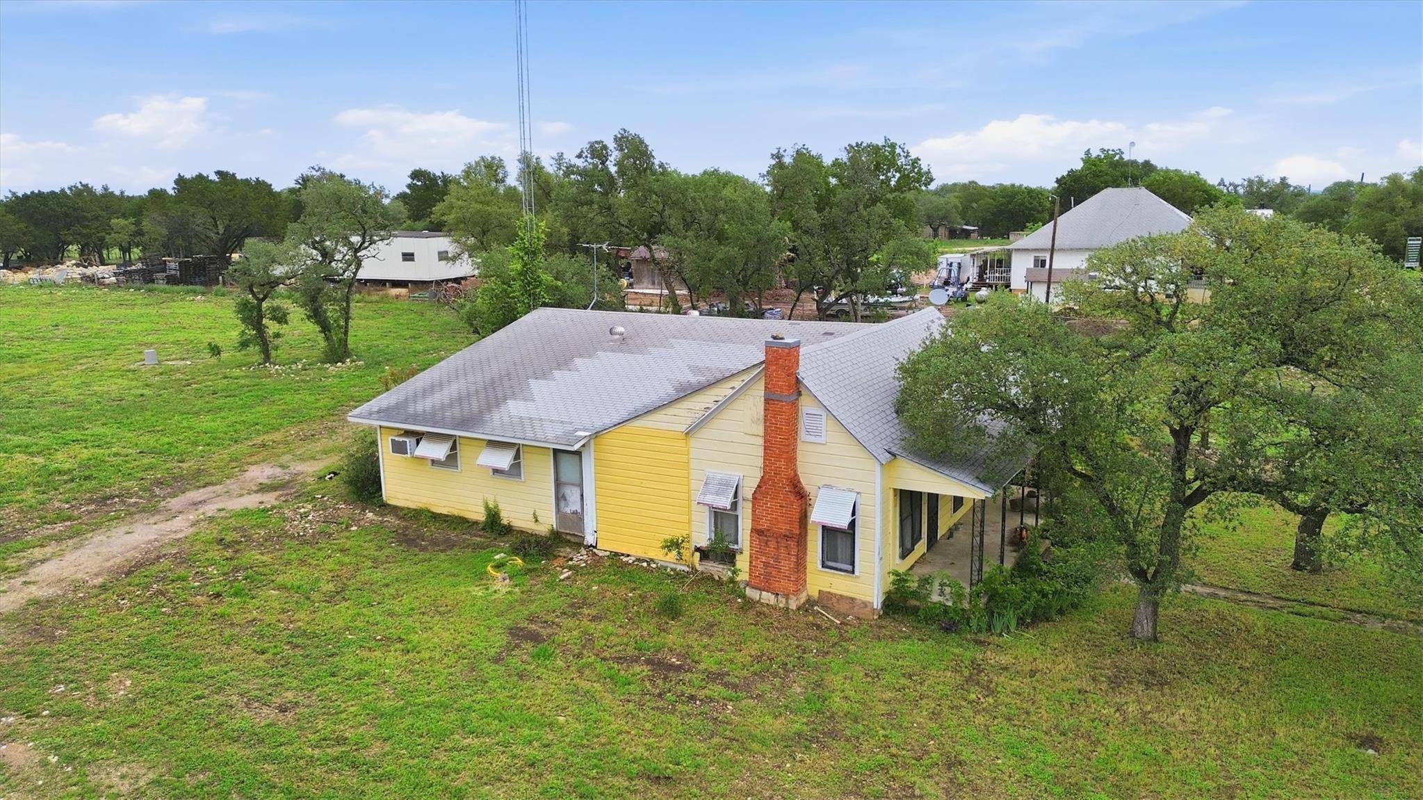 704 Fm 2657, Briggs, TX 78608