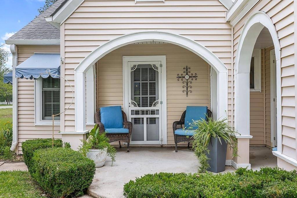 326 Centennial ST, Carmine, TX 78932