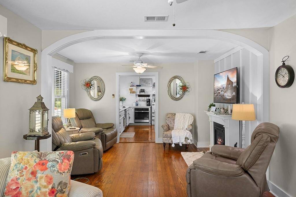 326 Centennial ST, Carmine, TX 78932
