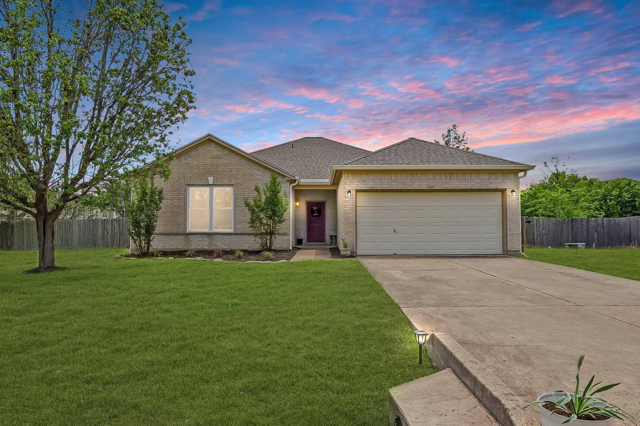 109 Silver Lace LN, Round Rock, TX 78664