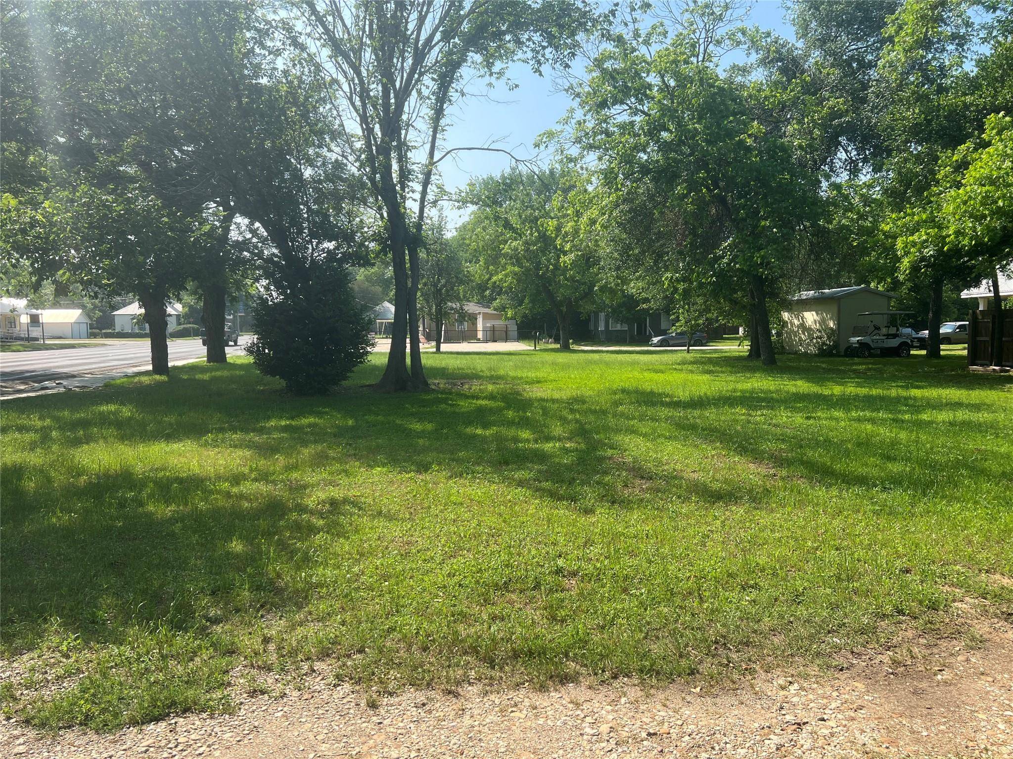 300 Turney ST, Smithville, TX 78957