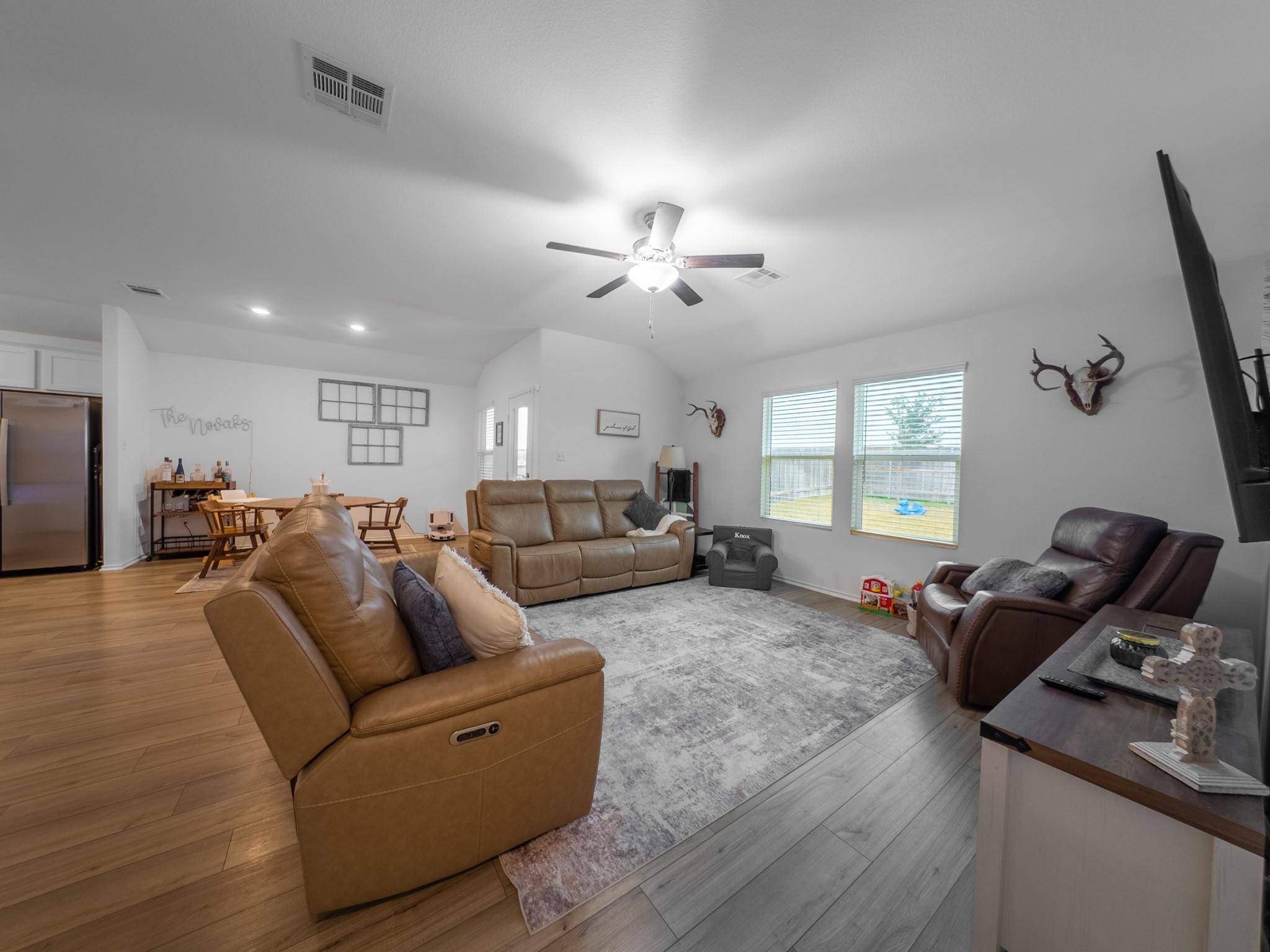 440 Sebring CIR, Hutto, TX 78634