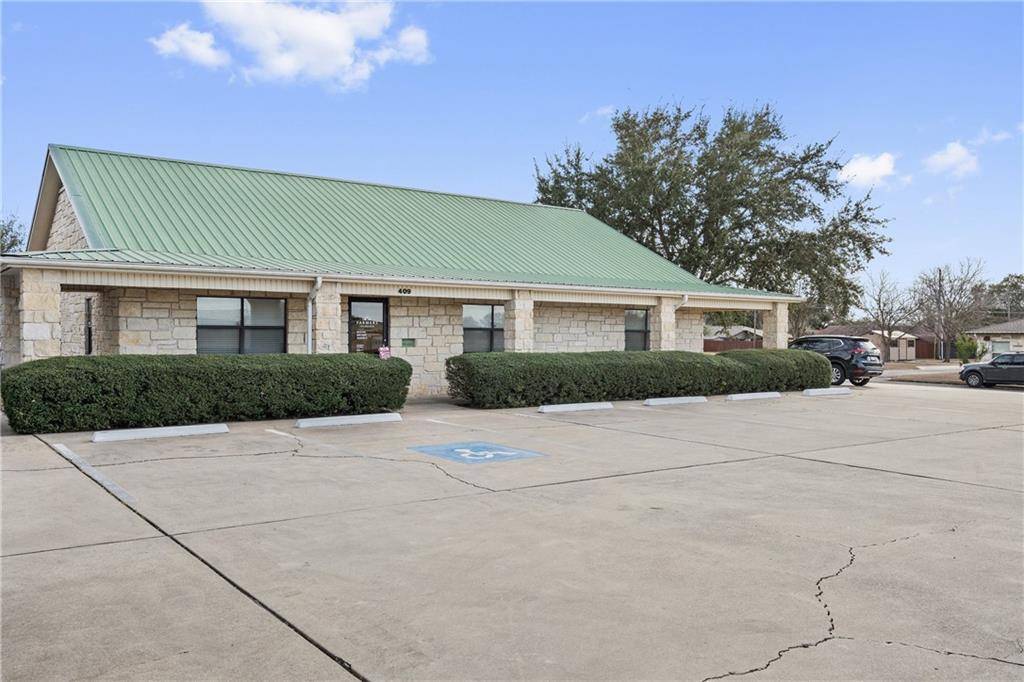 409 Mallard LN, Taylor, TX 76574