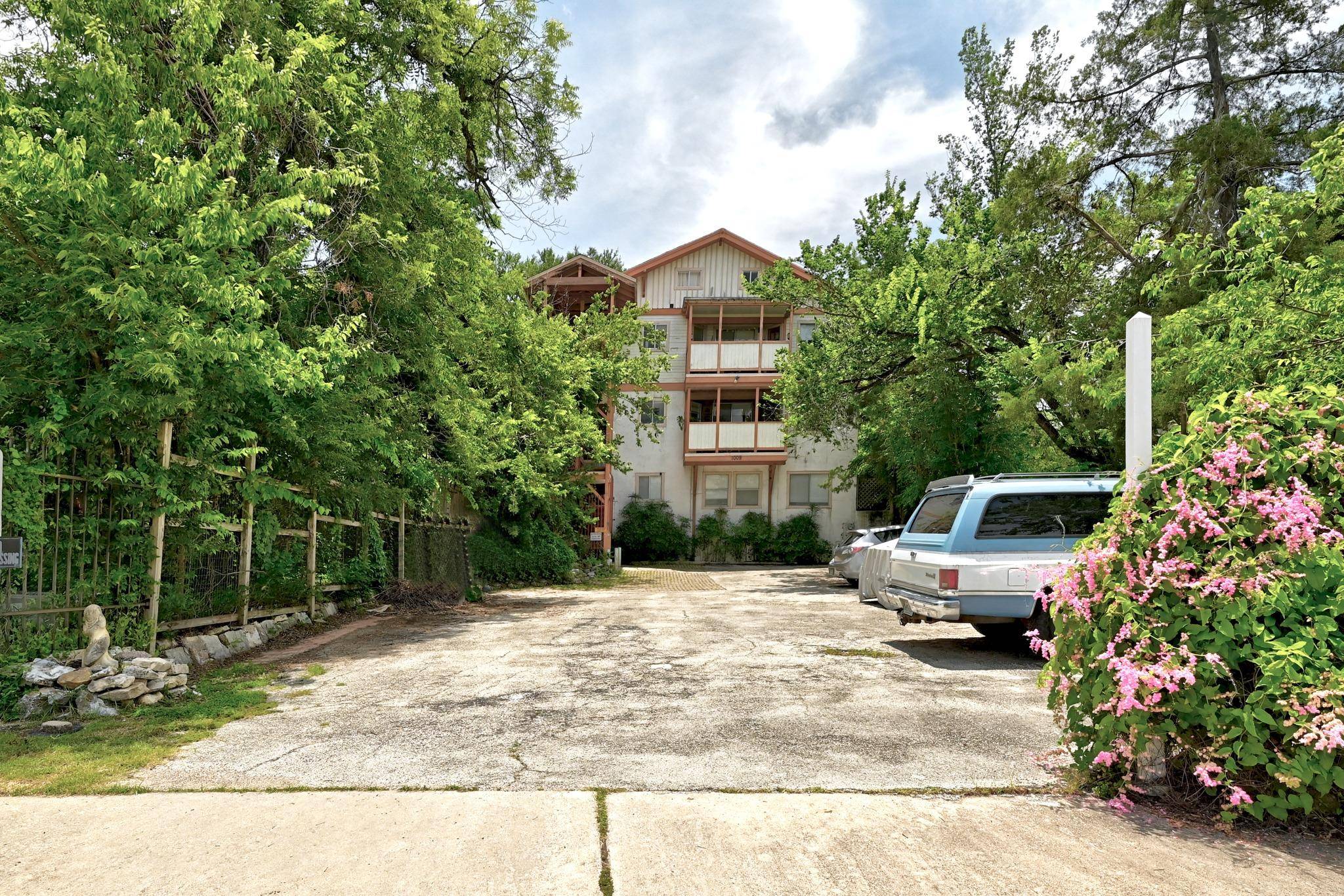 1009 E 16th ST, Austin, TX 78702