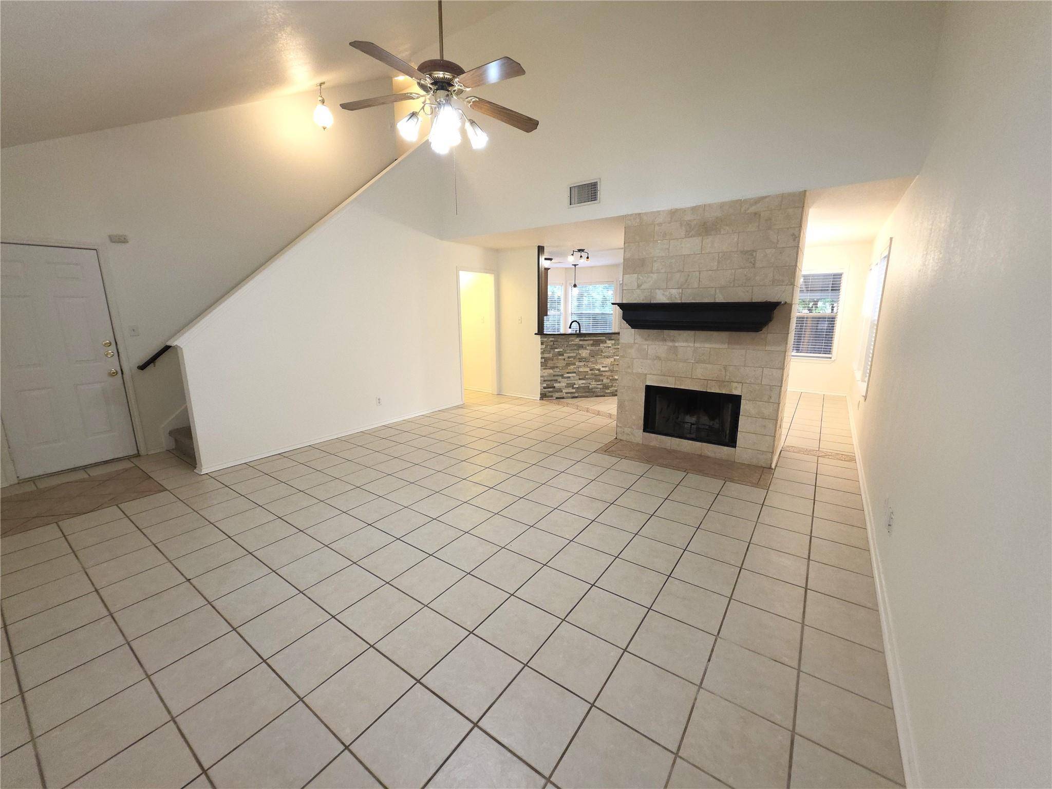 1600 Hollow Tree BLVD, Round Rock, TX 78681