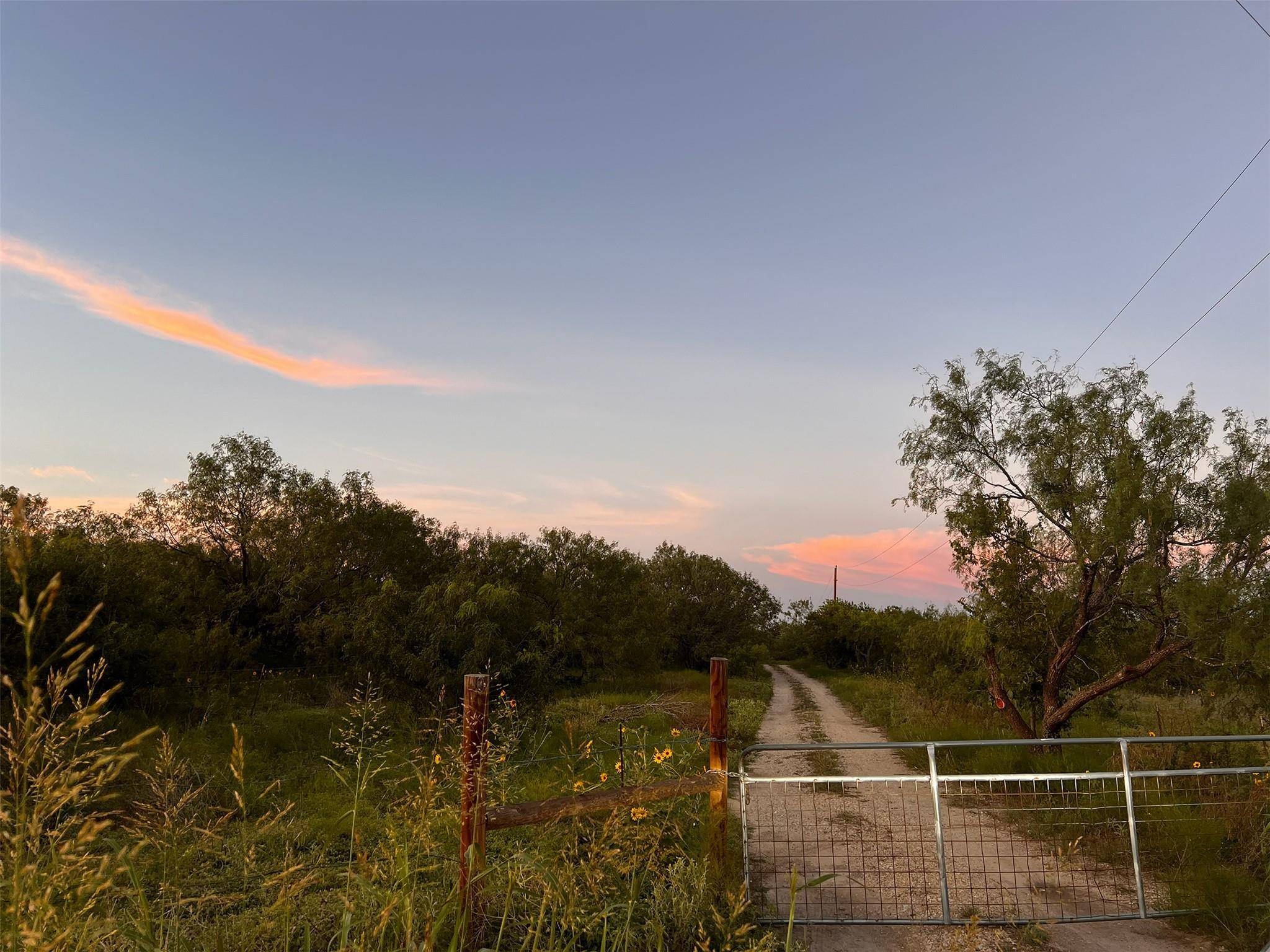 4921 SE River RD, Martindale, TX 78655