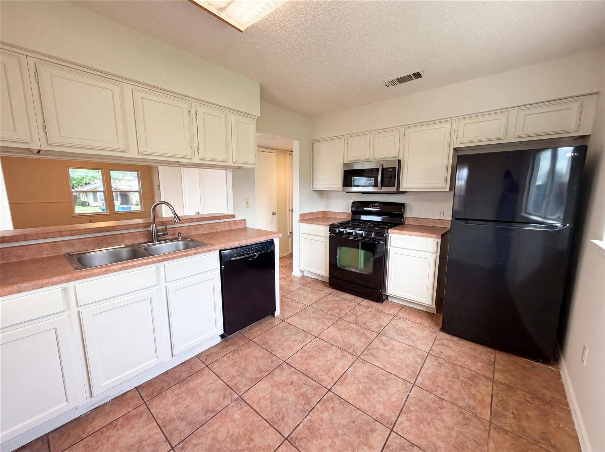 1301 Pitcairn DR, Pflugerville, TX 78660