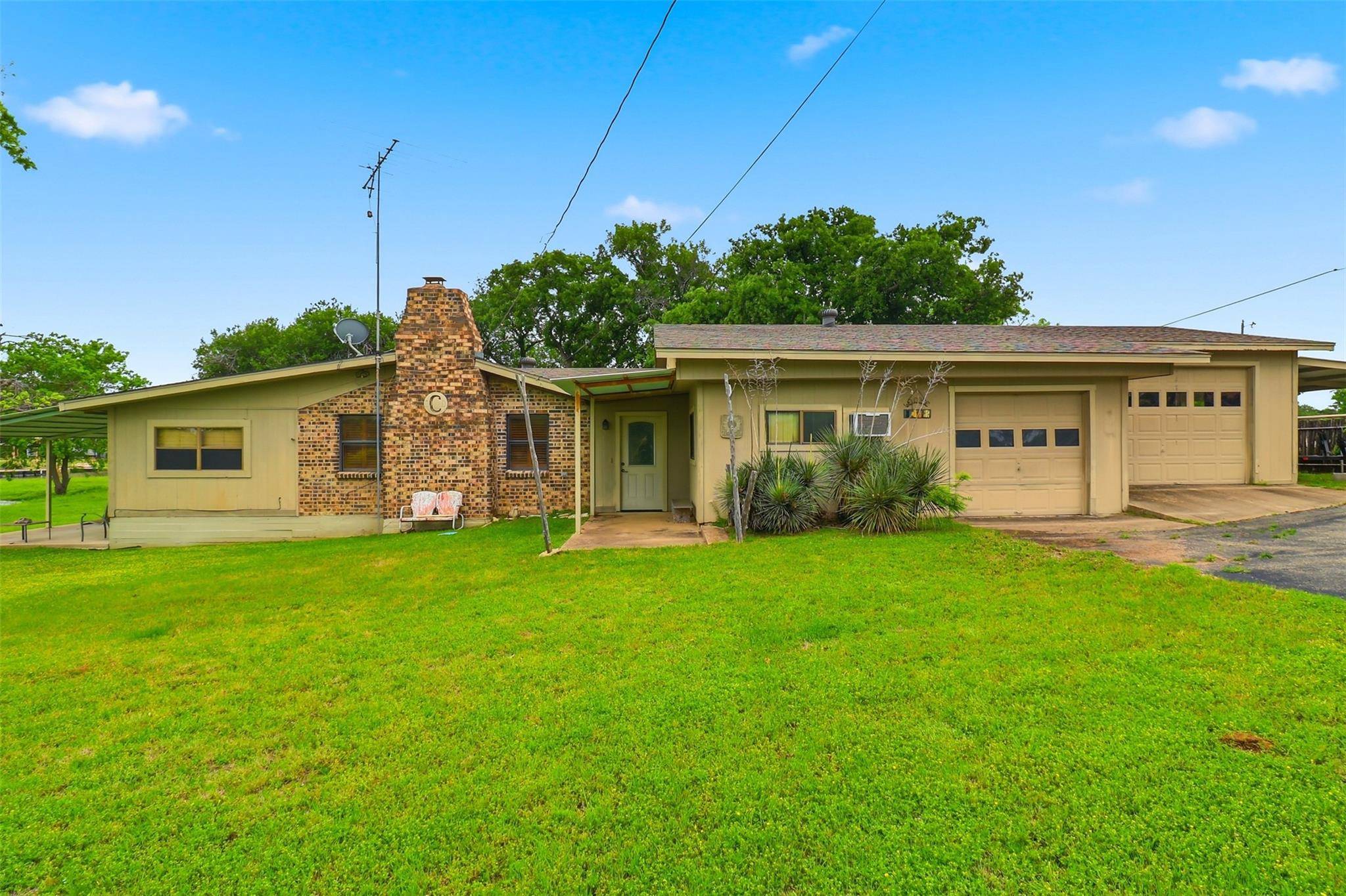 1412 Parkway ST, Tow, TX 78672