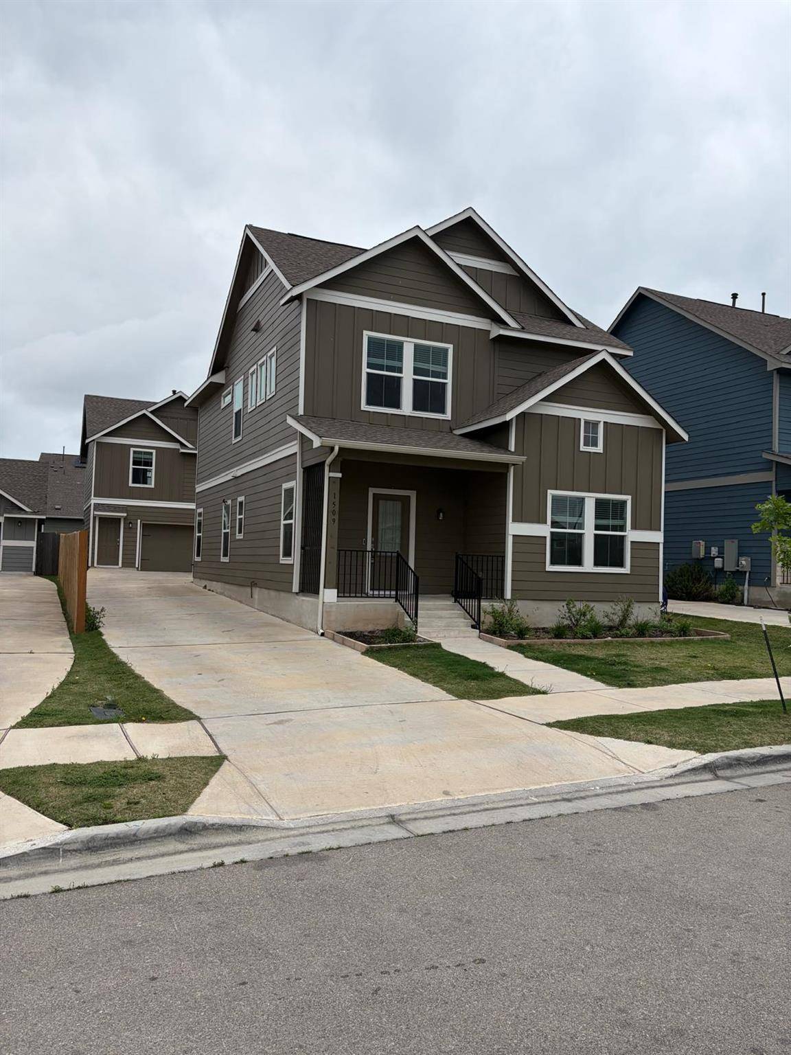1509 Weatherford LN, Leander, TX 78641