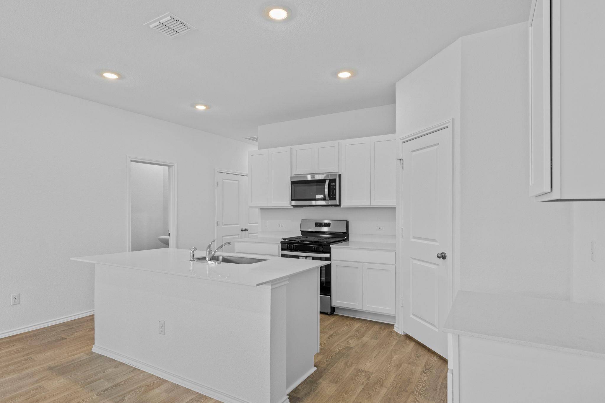 308 Nizao LN, Bastrop, TX 78602