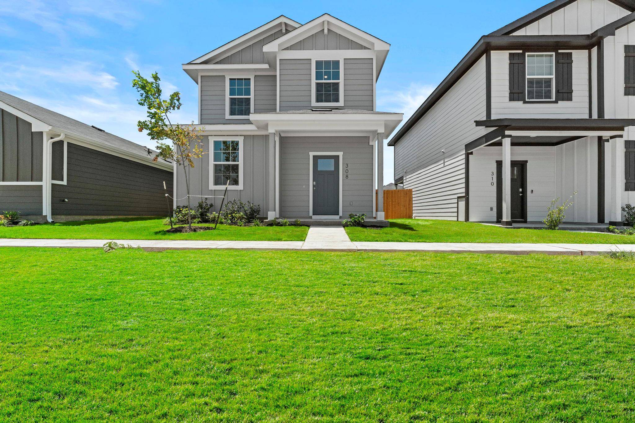308 Nizao LN, Bastrop, TX 78602