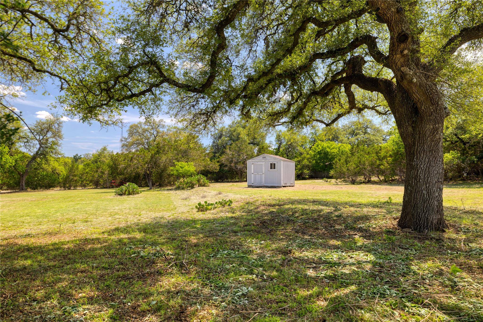 187 Beauchamp RD, Dripping Springs, TX 78620