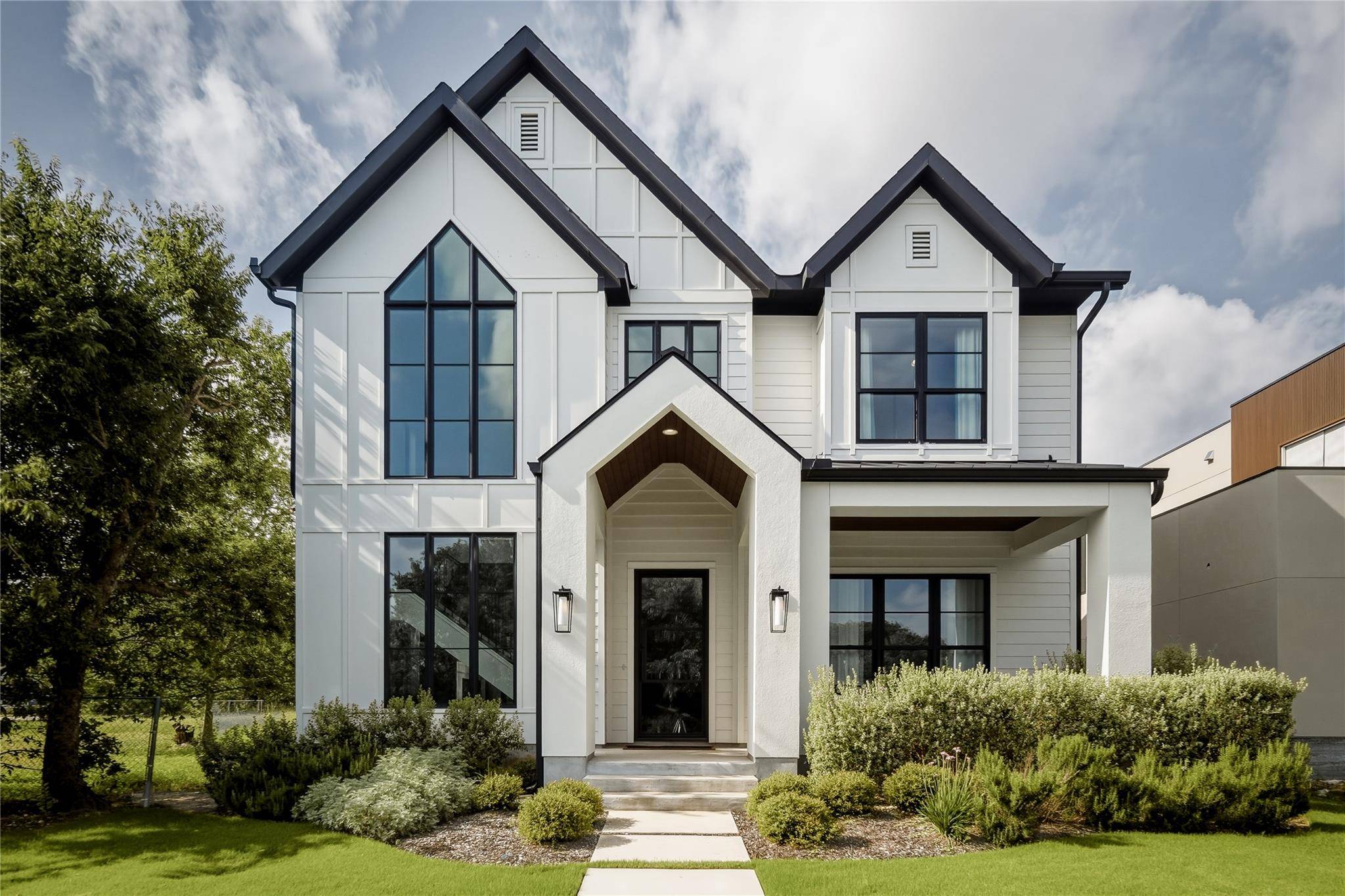 705 W 10th ST, Georgetown, TX 78626