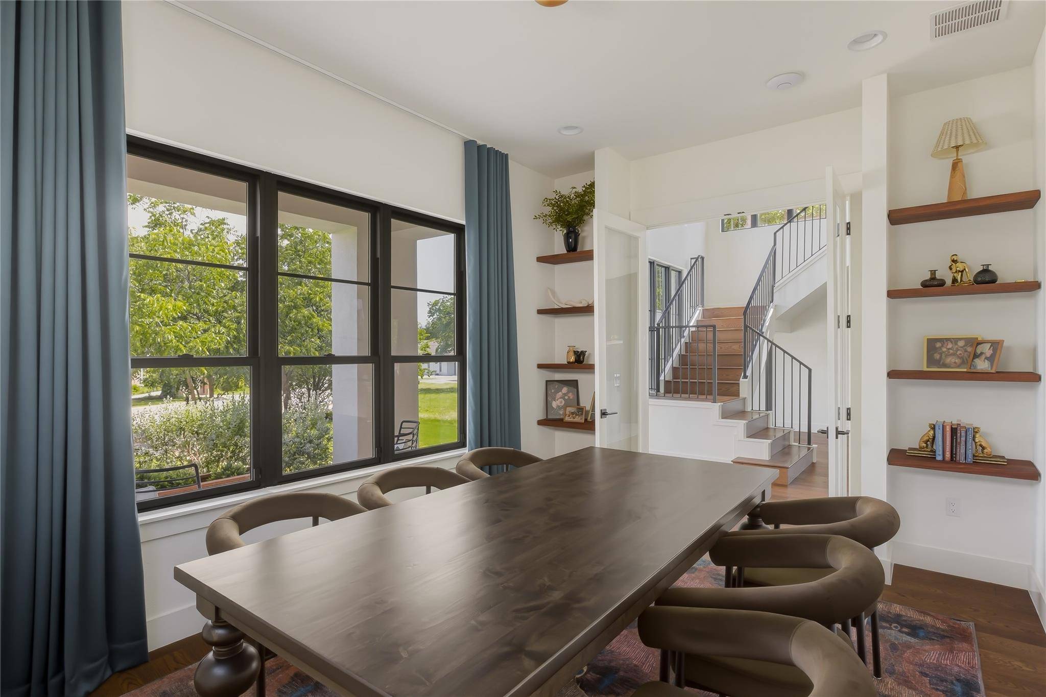 705 W 10th ST, Georgetown, TX 78626