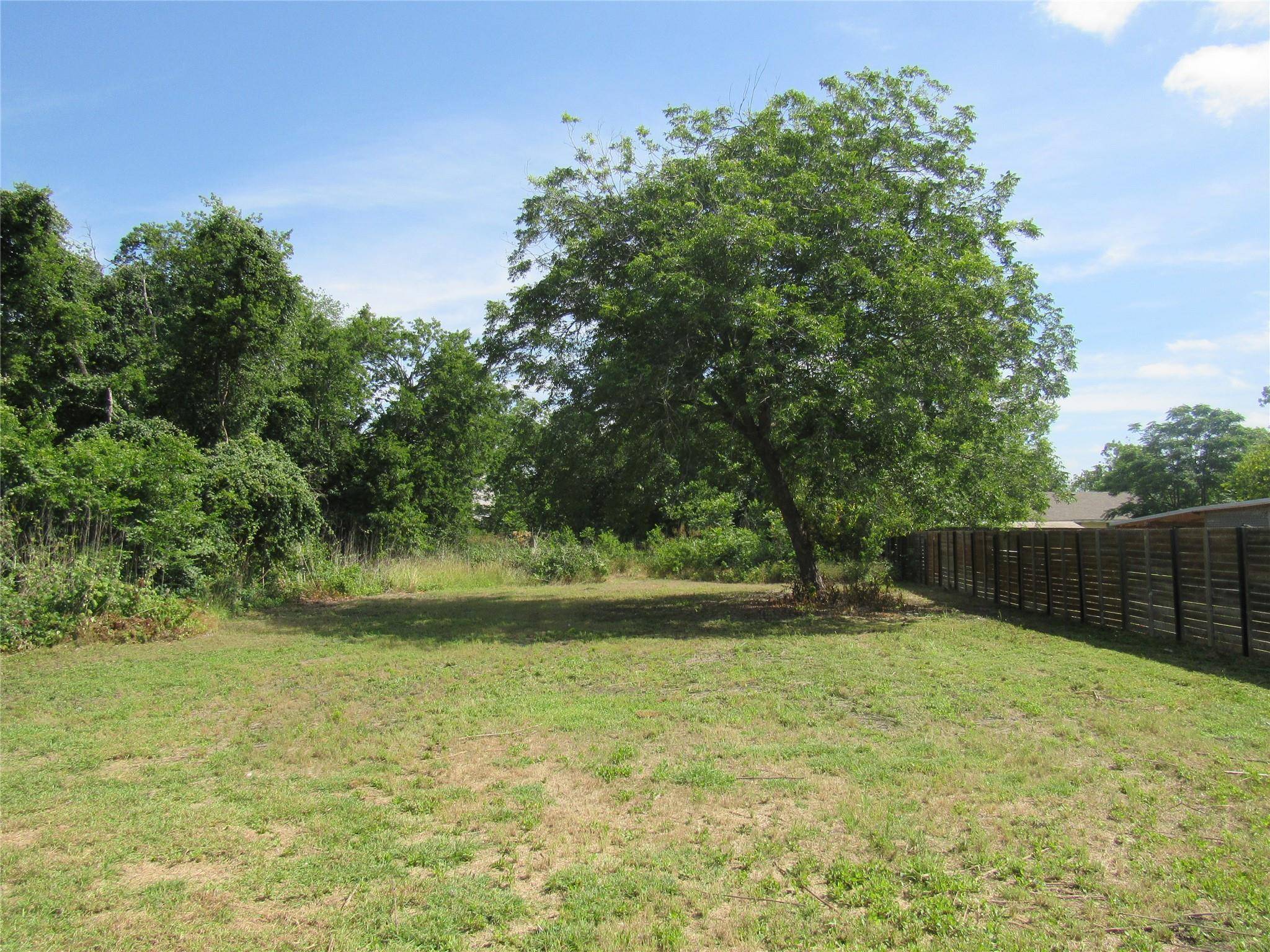 748 W Elm ST, Bartlett, TX 76511