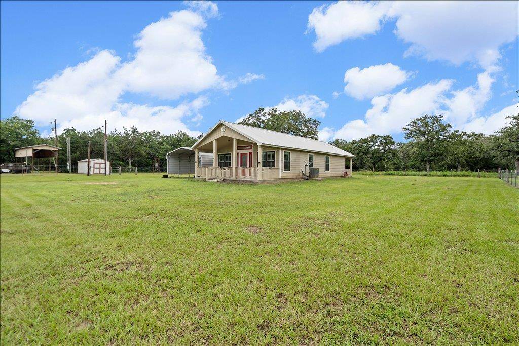 608 Whistleville RD, Flatonia, TX 78941