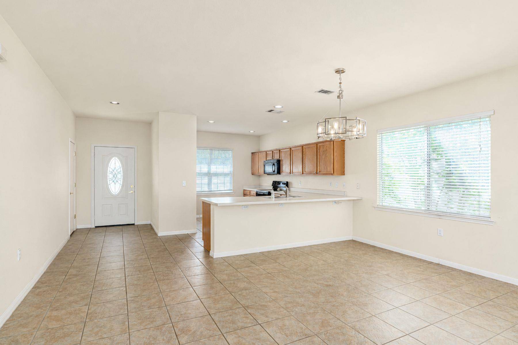 516 Texas DR, Georgetown, TX 78633