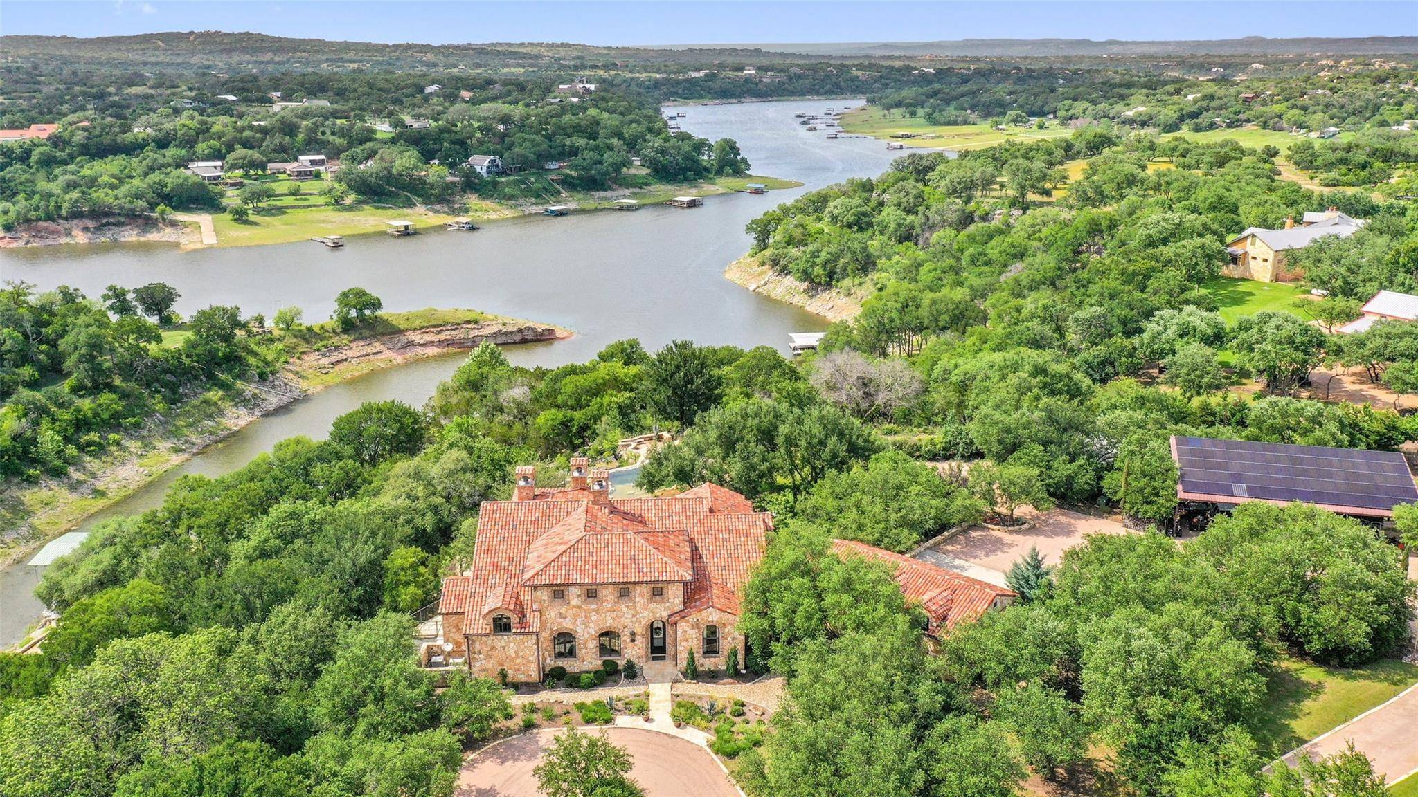 808 Rivercliff DR, Spicewood, TX 78669