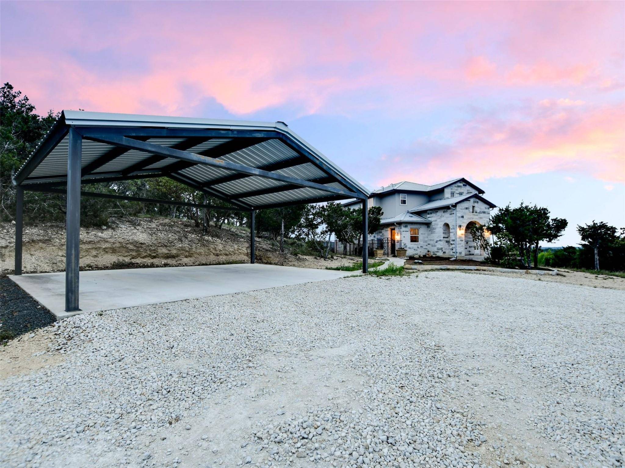 910 Plant Lady LN, Dripping Springs, TX 78620