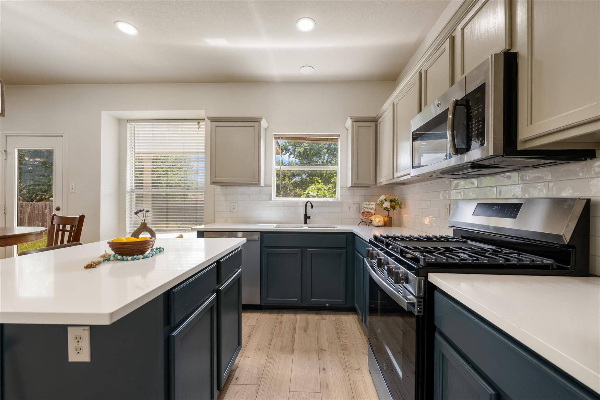 1104 Henderson DR, Leander, TX 78641
