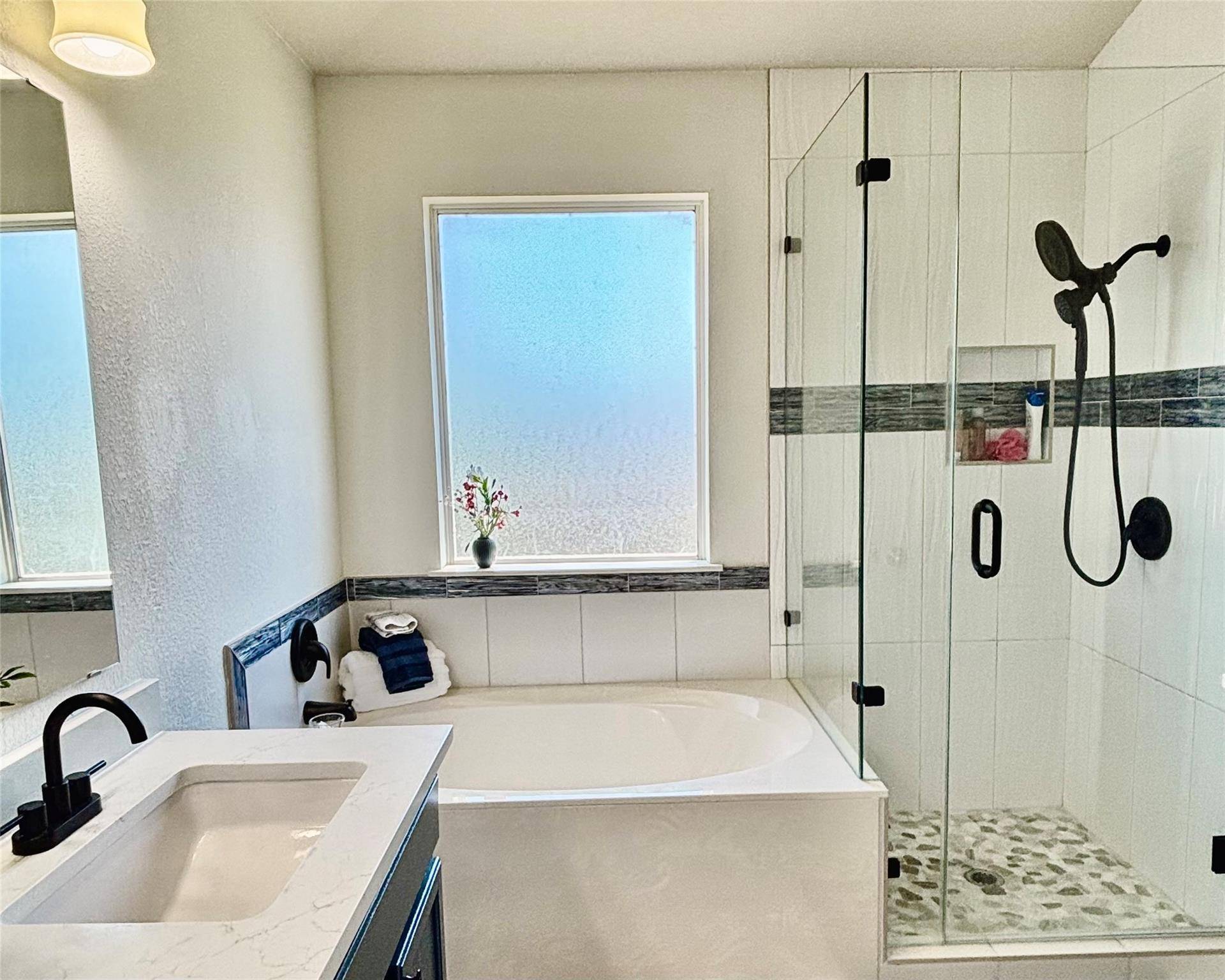 1104 Henderson DR, Leander, TX 78641
