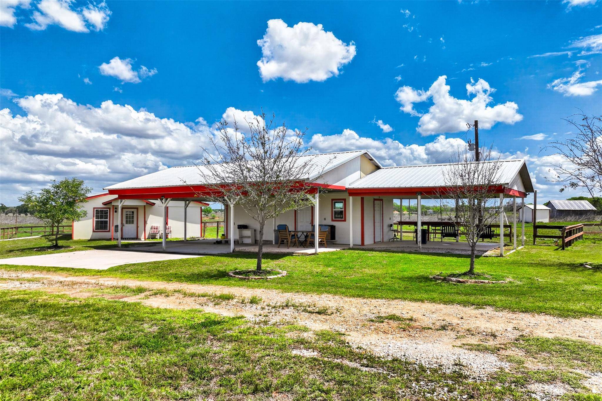 1763 N Fm 108, Smiley, TX 78159