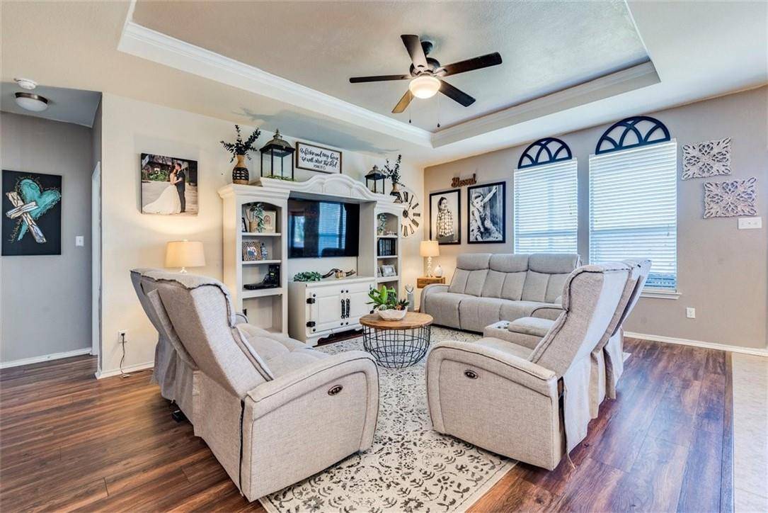124 Thrasher CV, Leander, TX 78641