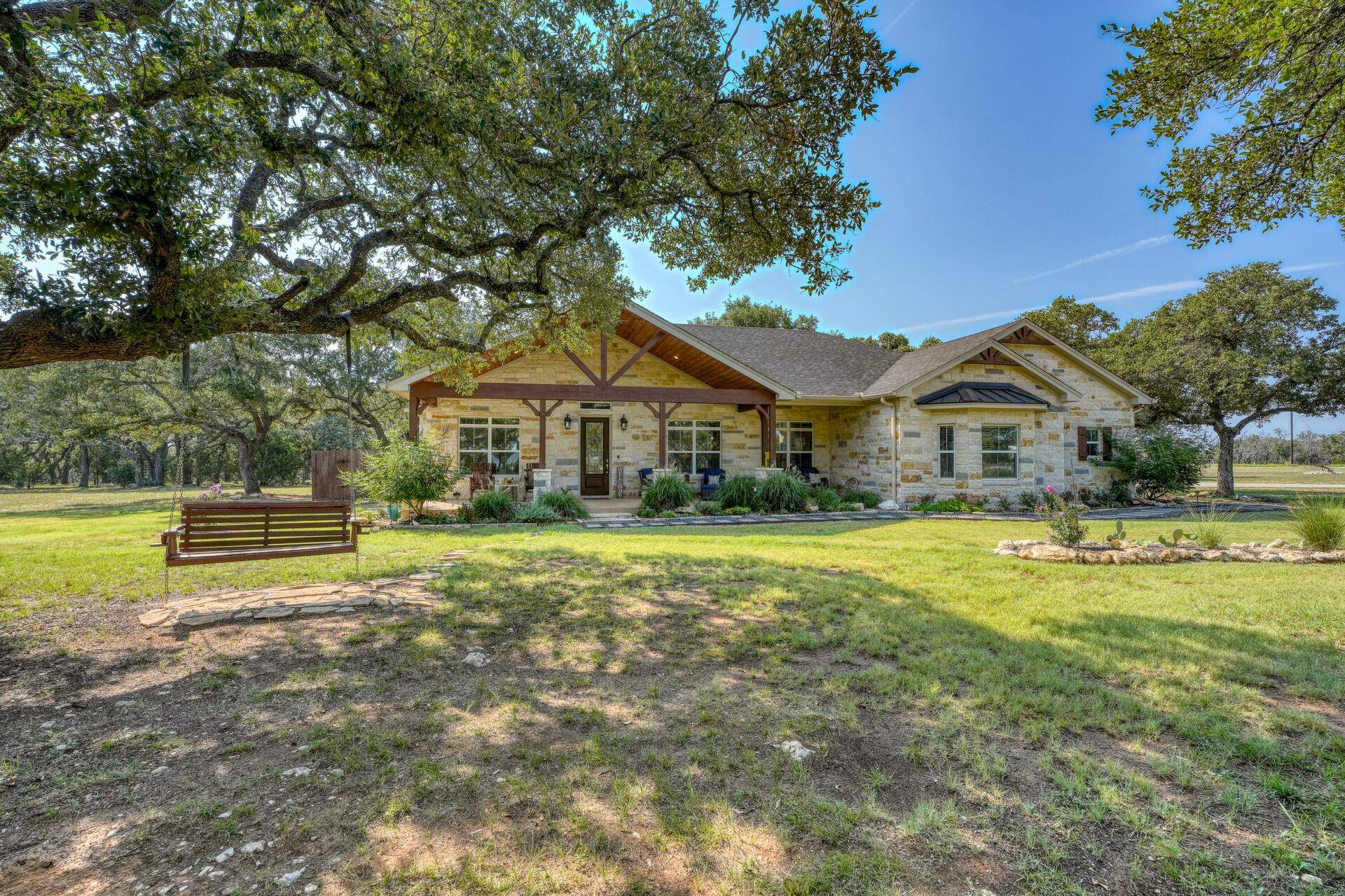 105 Buffalo BND, Lampasas, TX 76550