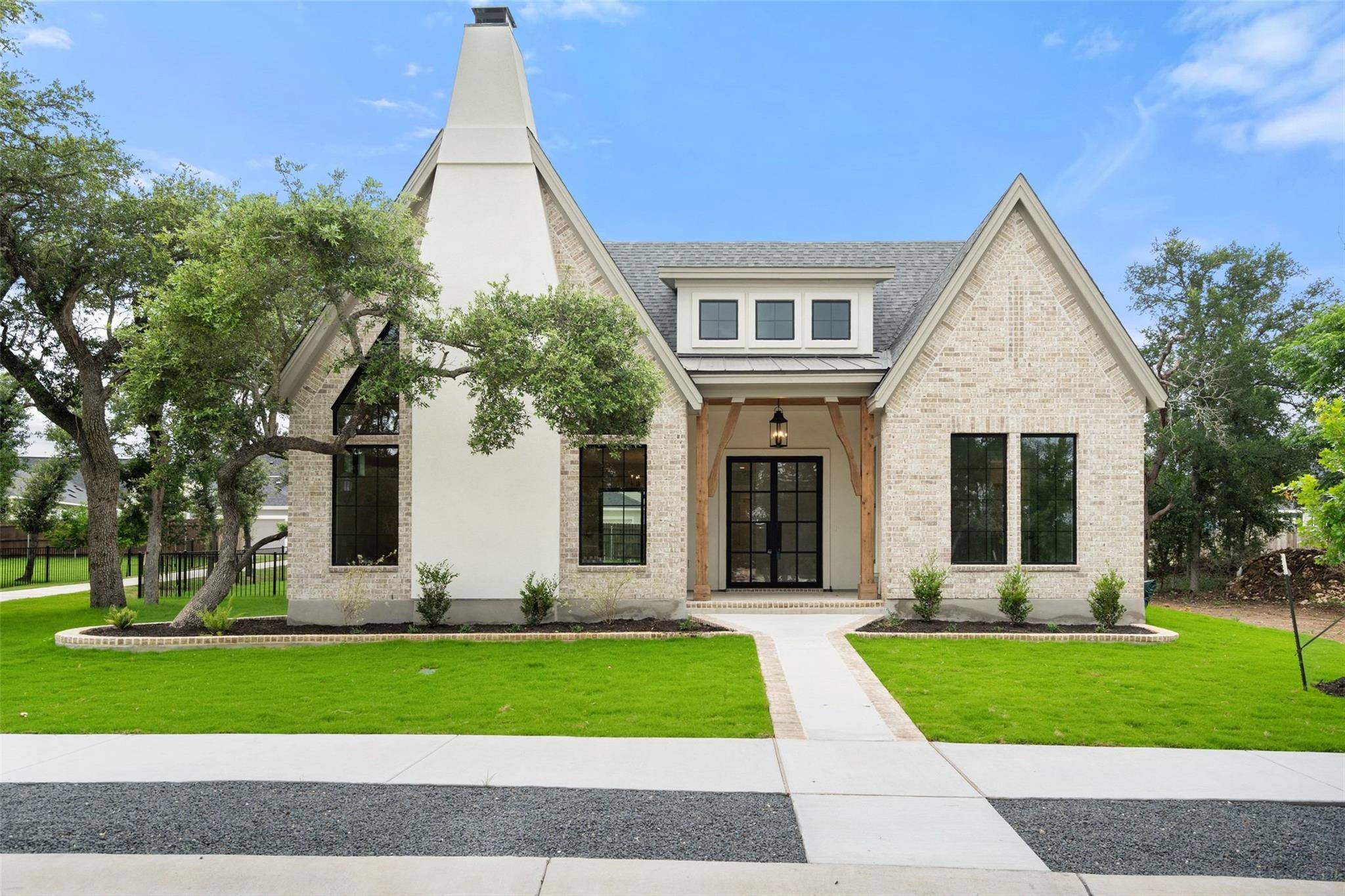 454 Heidi CIR, Salado, TX 76571