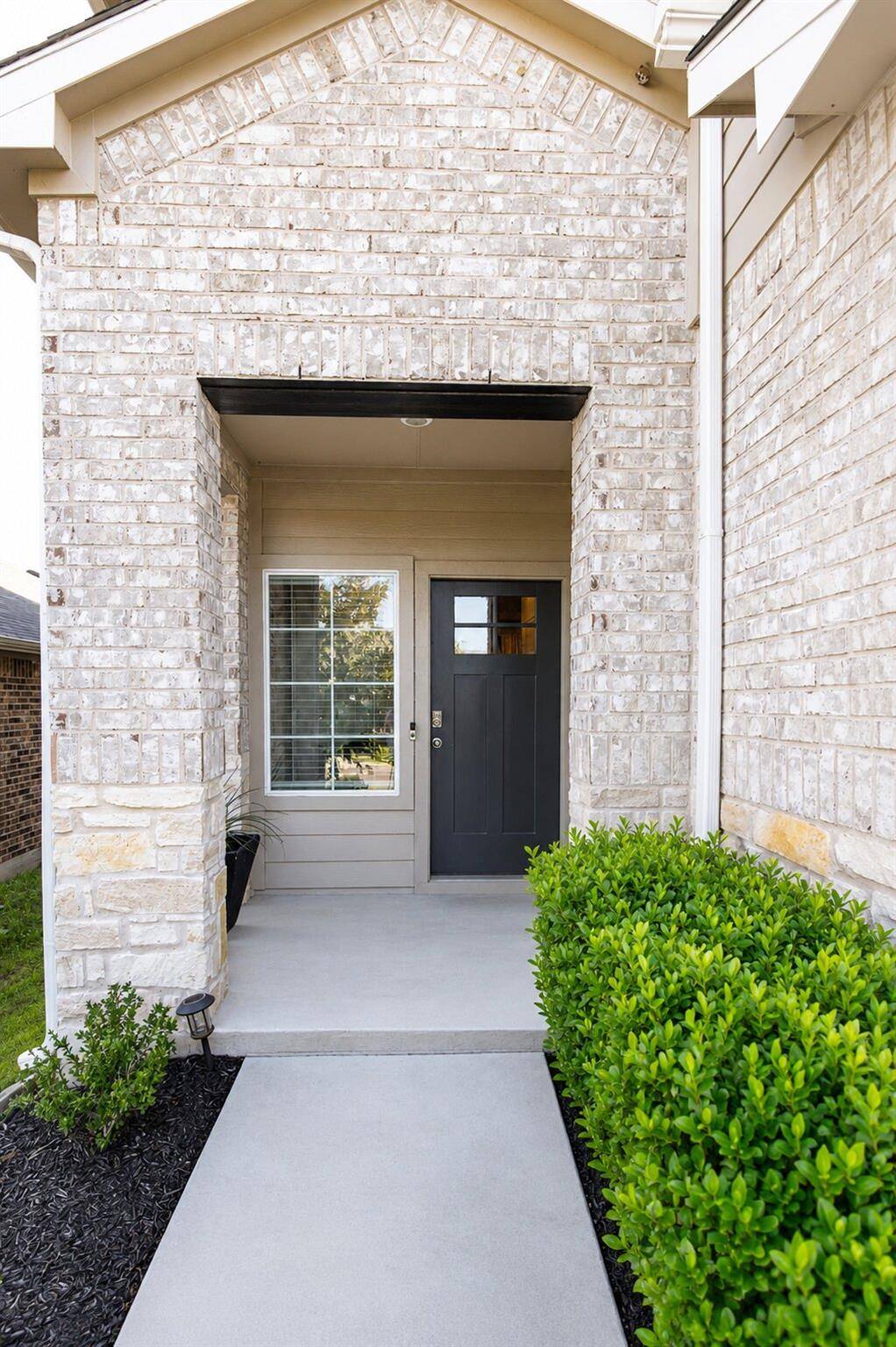 484 Spider Lily DR, Kyle, TX 78640