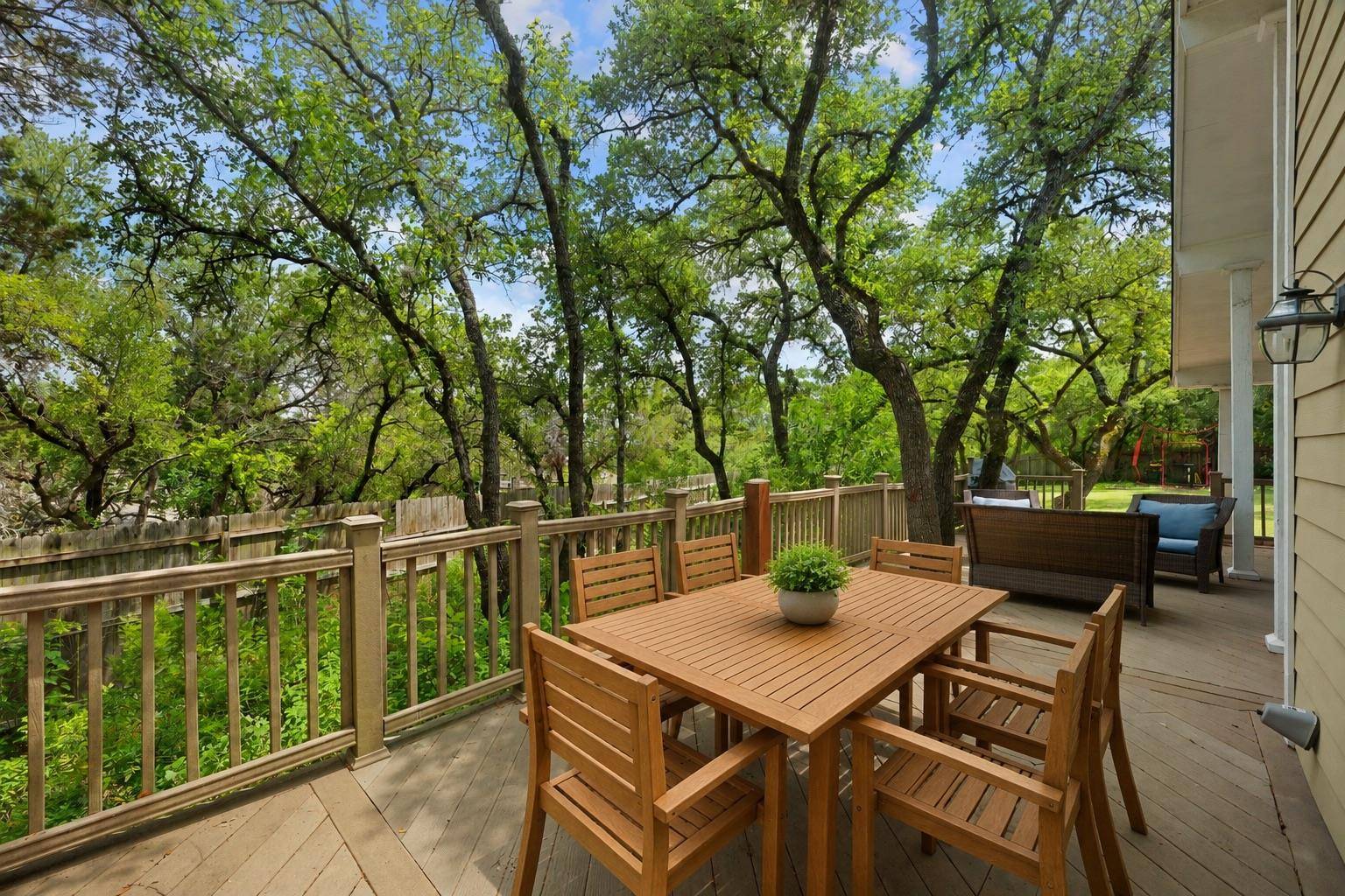 1211 Falcon Ledge DR, Austin, TX 78746